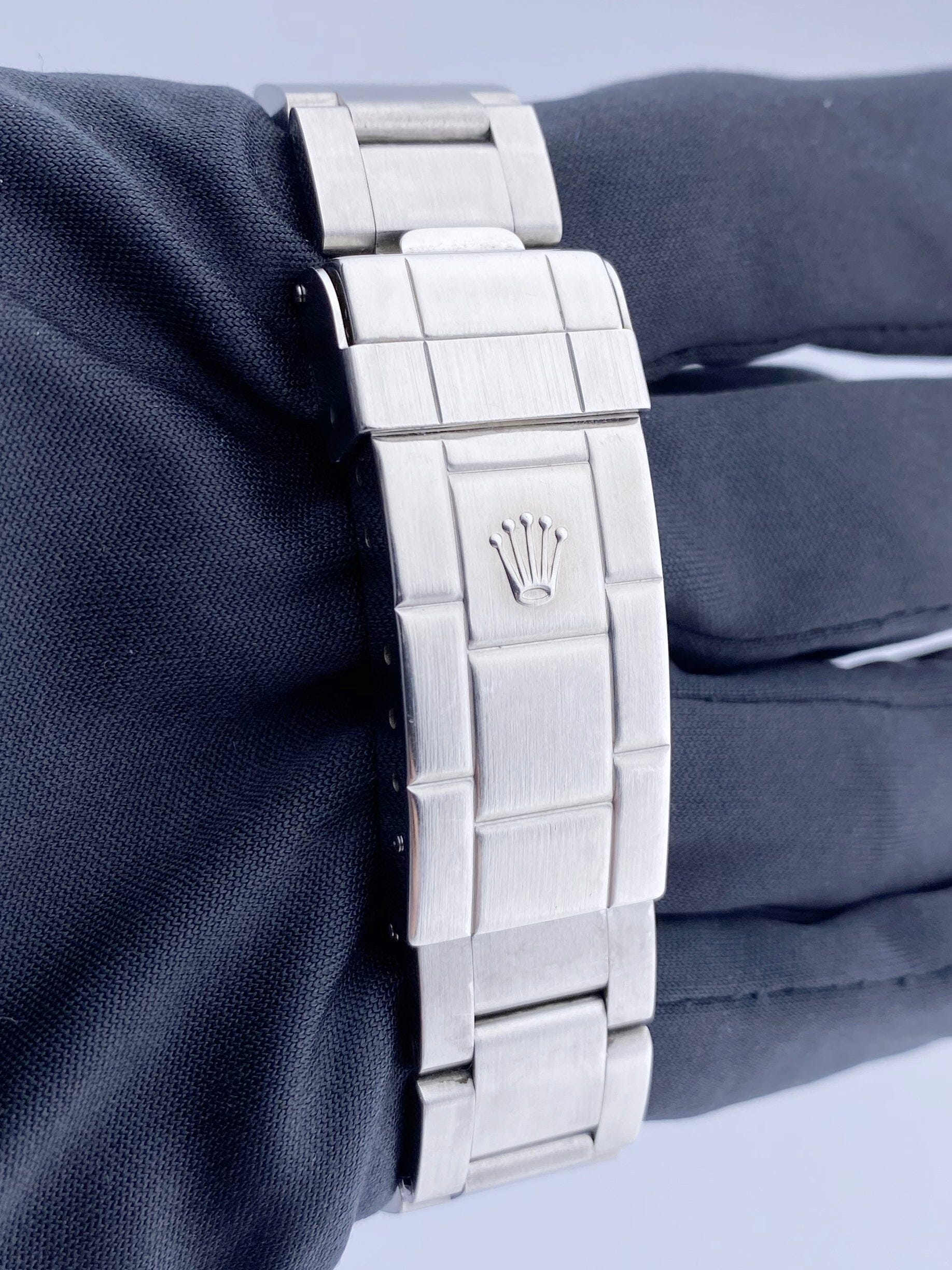 Rolex Oyster Perpetual Sea-Dweller 16600 Mens Watch