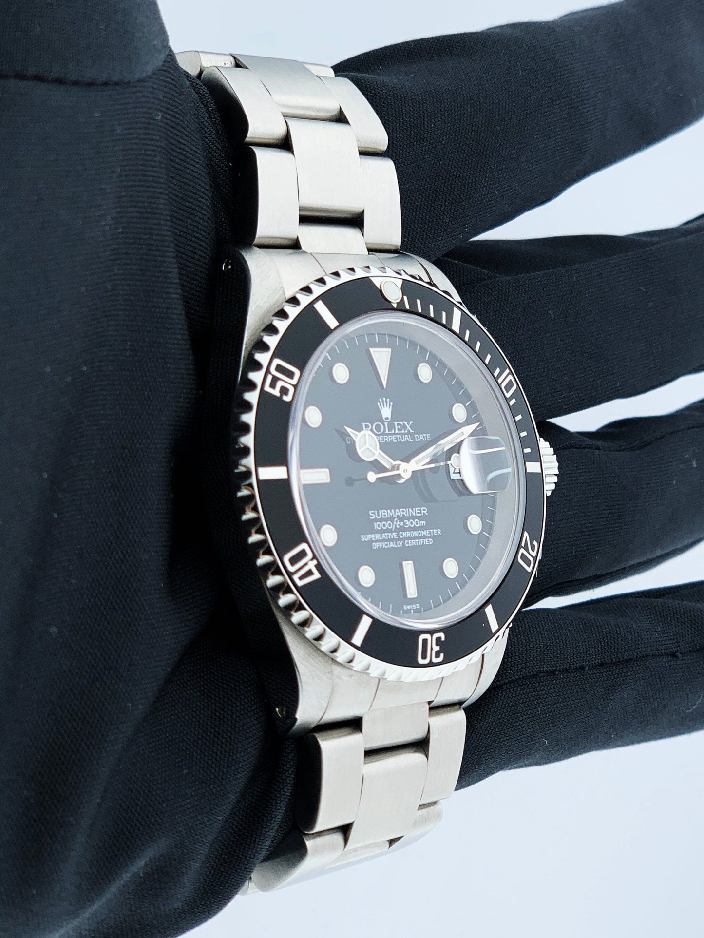 R02112207X_Submariner Date 16610_3.jpg