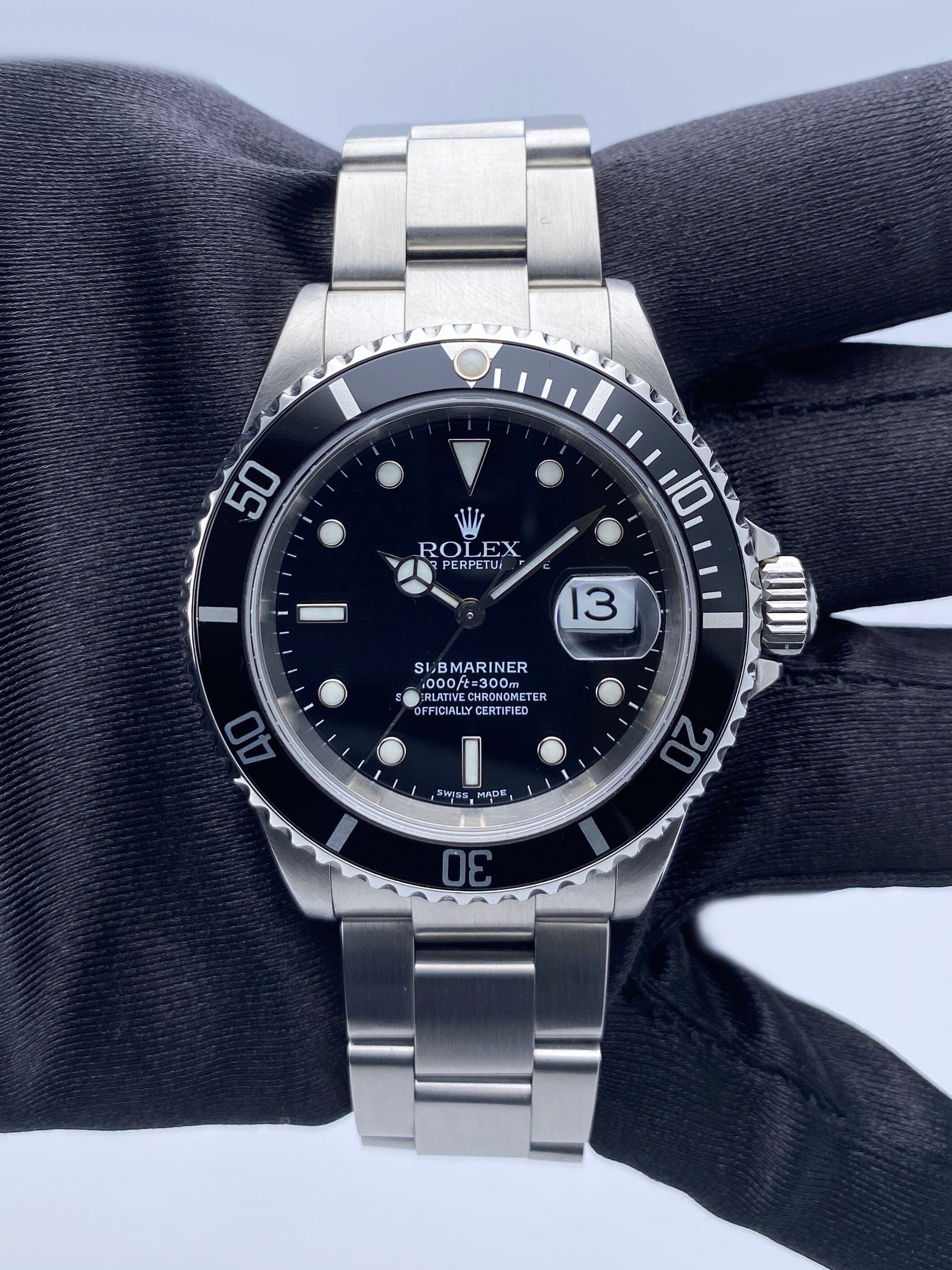 Rolex Oyster Perpetual Submariner 16610 Mens Watch Box Papers - Virtual