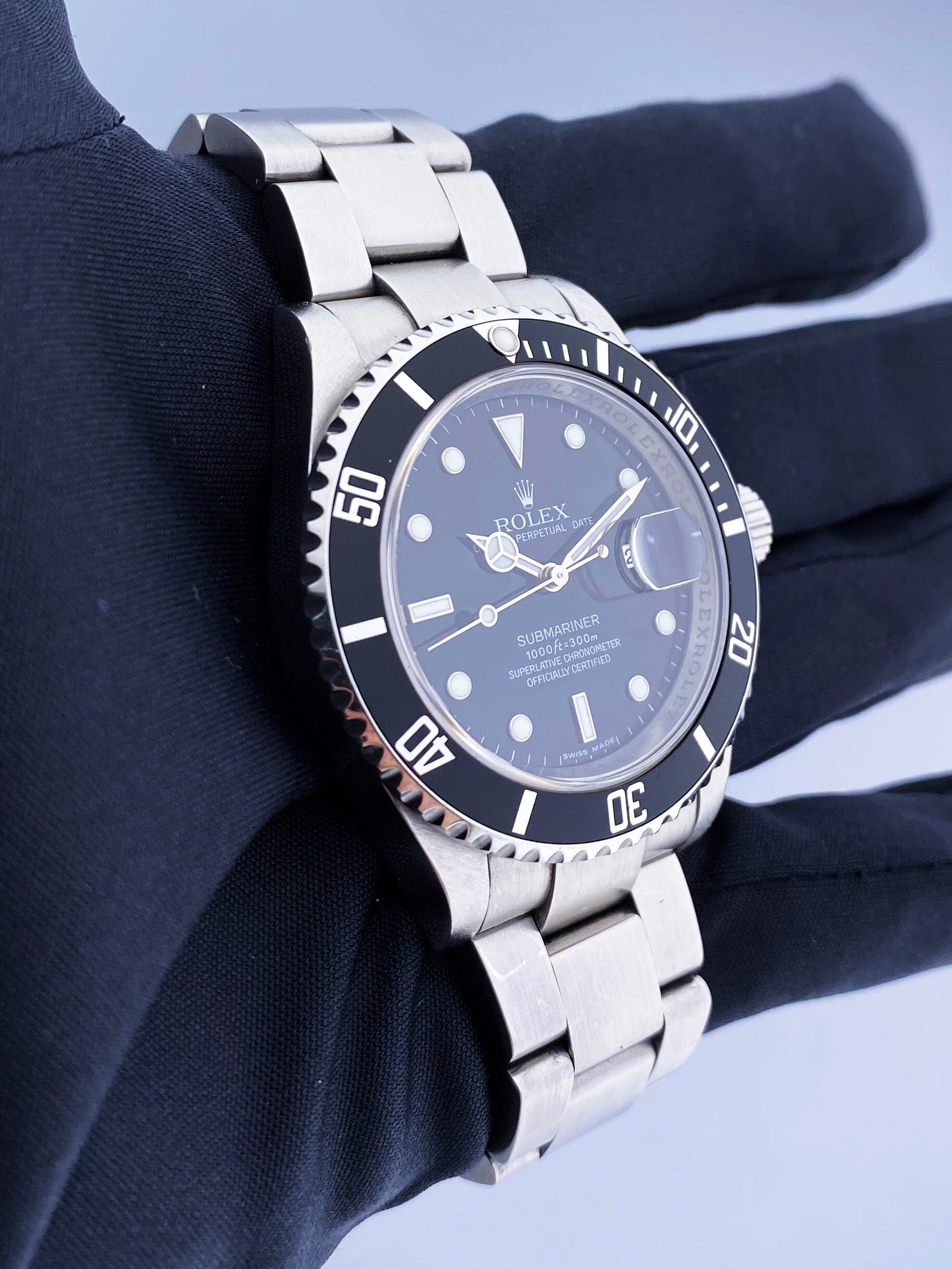 Rolex Oyster Perpetual Submariner 16610T Engraved Rehaut Mens Watch - Wristwatch