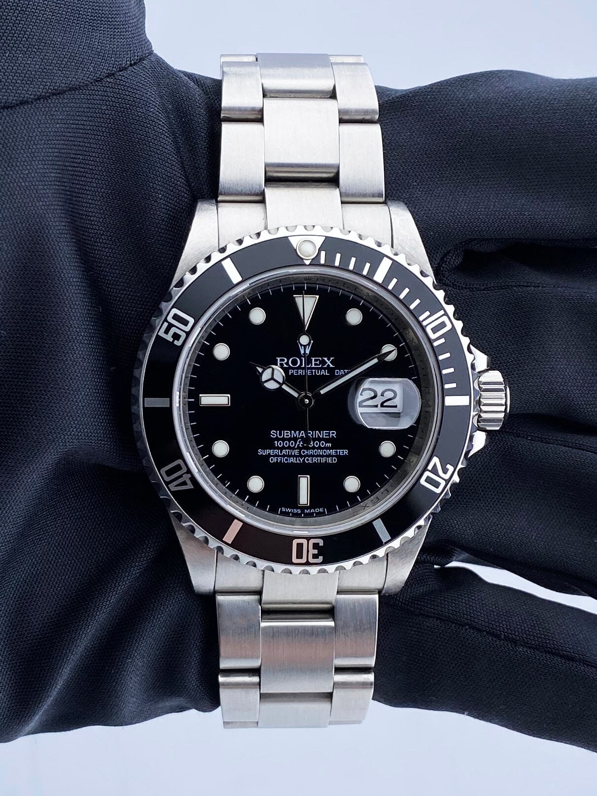 Rolex Oyster Perpetual Submariner 16610T Engraved Rehaut Mens