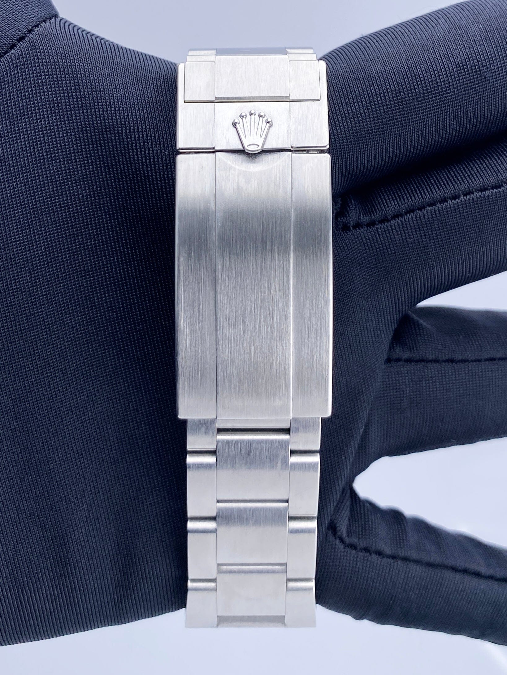 R01242202X_8.jpg