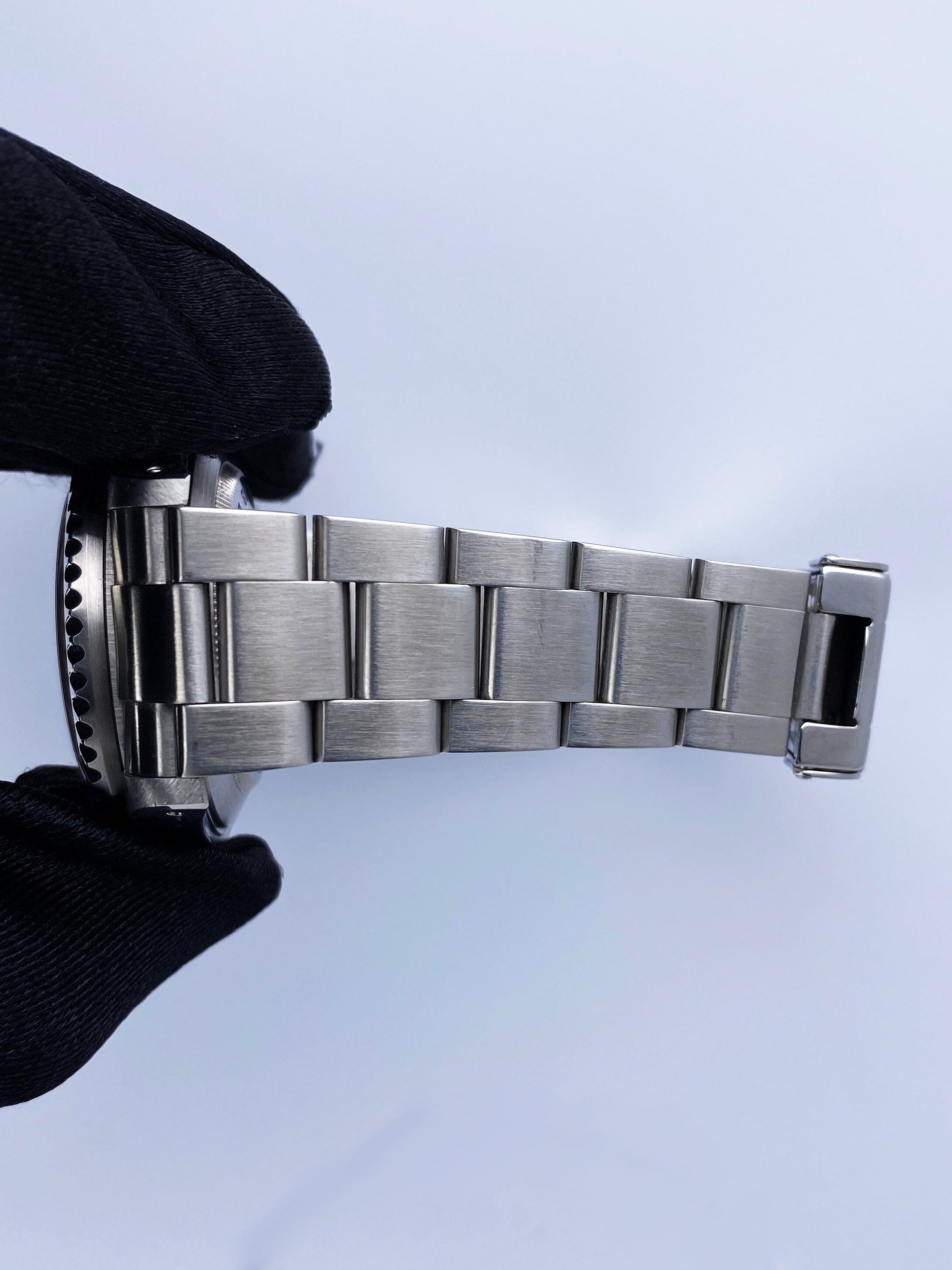 R06272203X_Sea-Dweller 16600_sm_9.jpg