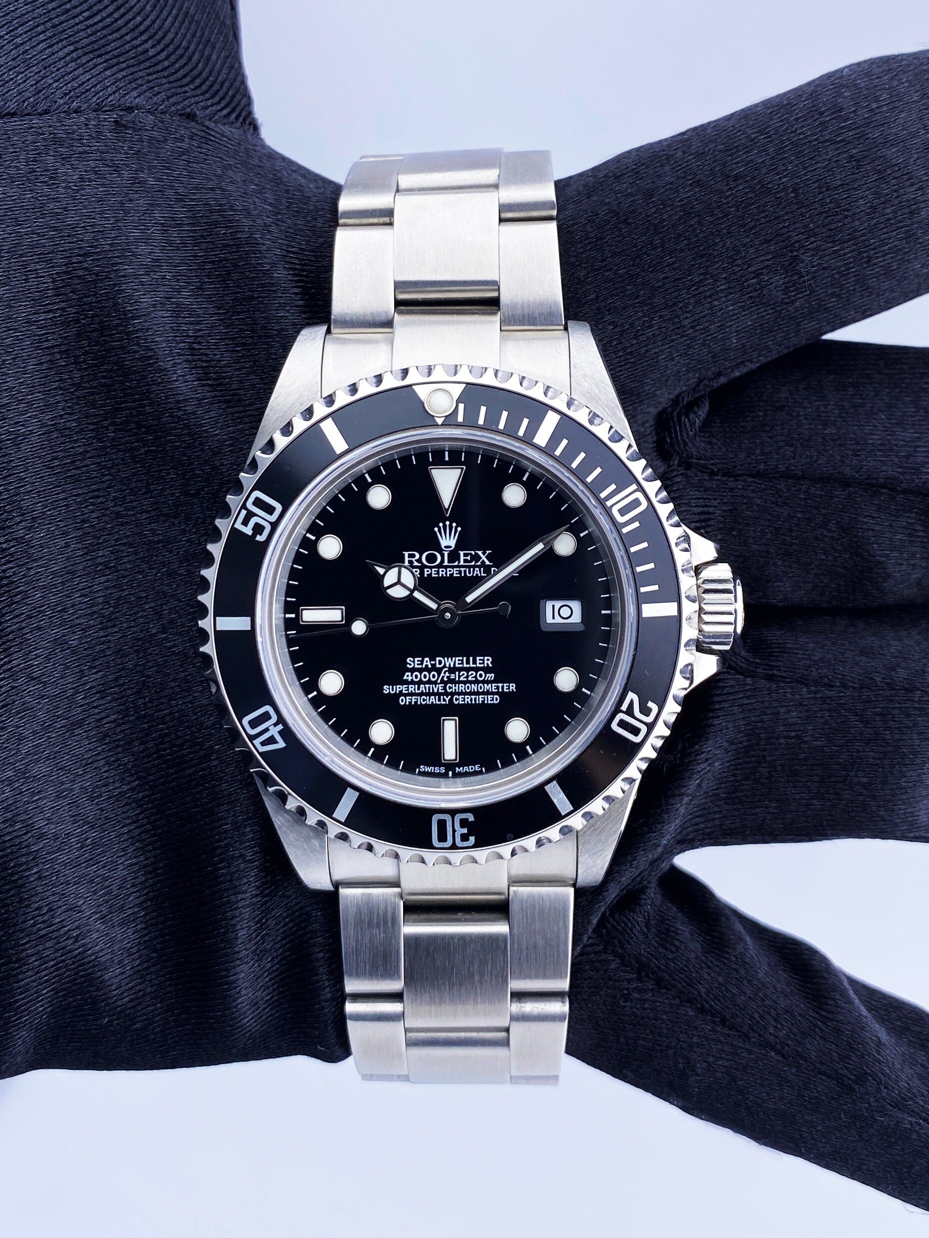 R06272203X_Sea-Dweller 16600_sm_3.jpg