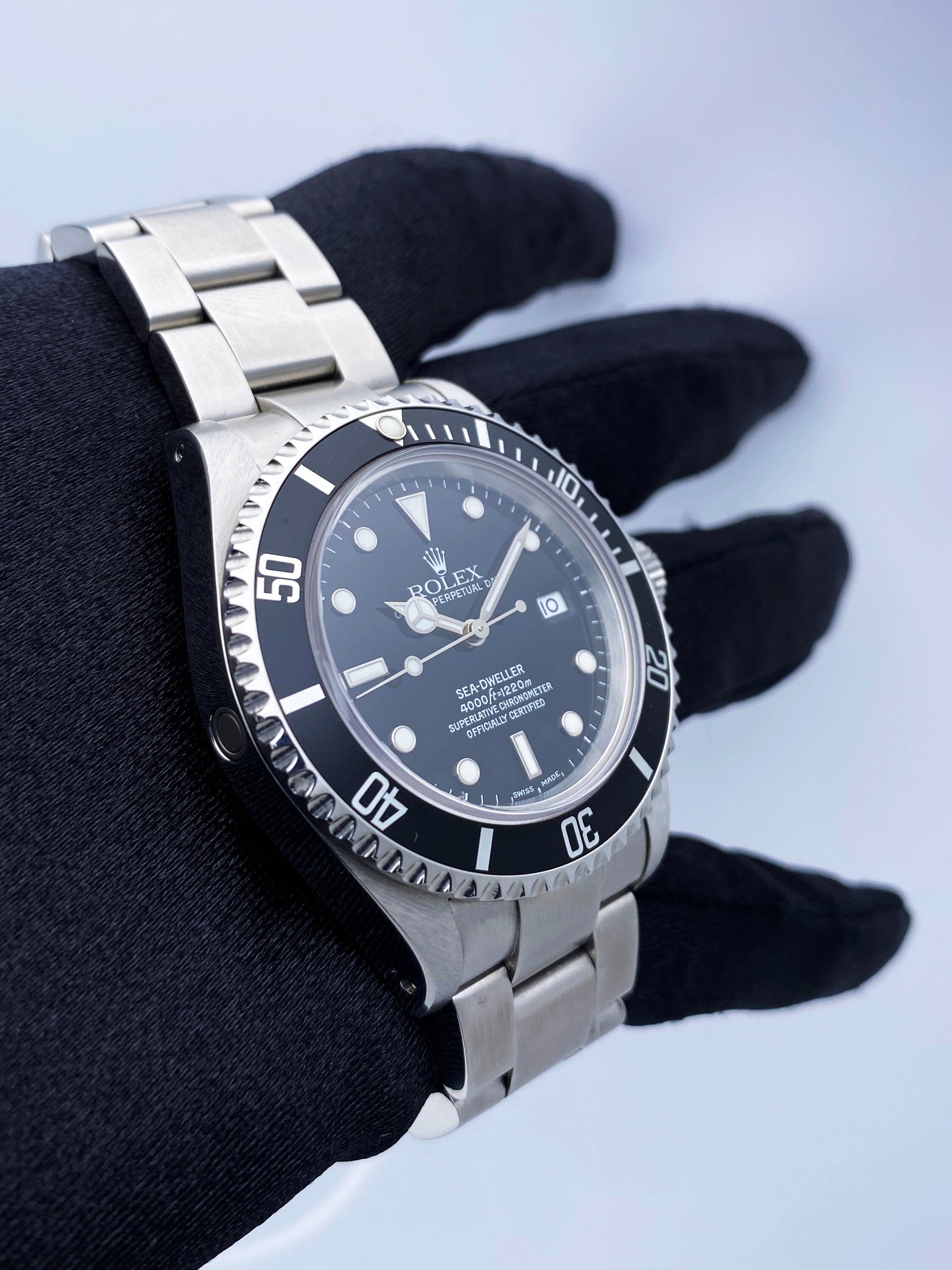 R06272203X_Sea-Dweller 16600_sm_4.jpg