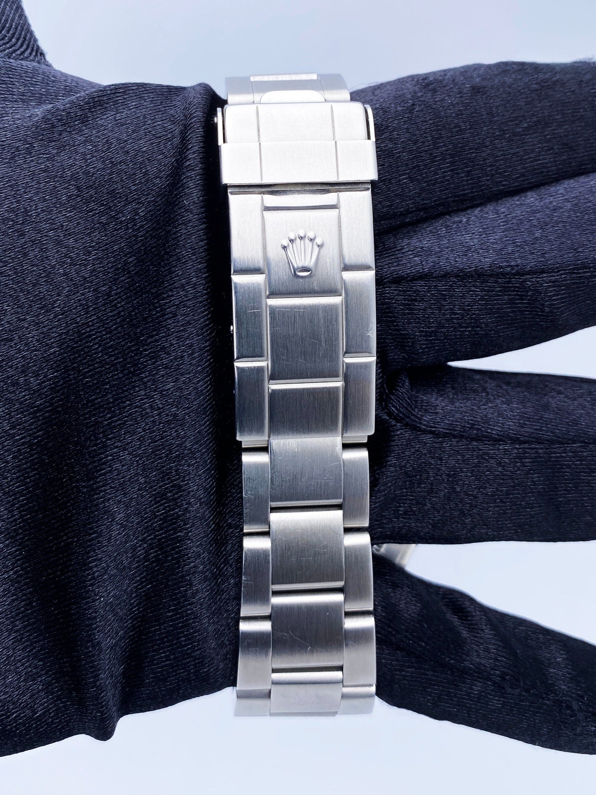 R06272203X_Sea-Dweller 16600_sm_8.jpg