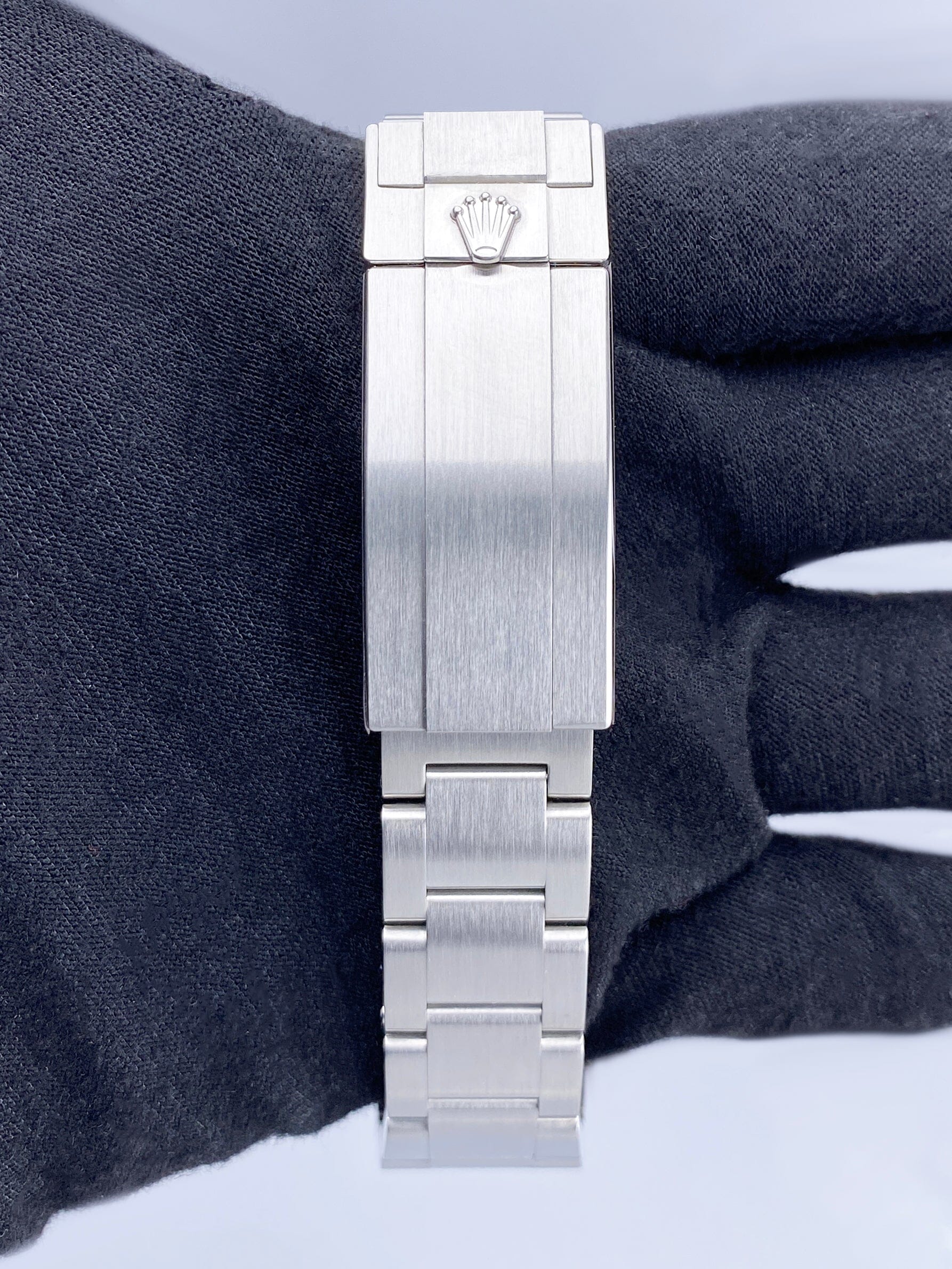 R116660BKIO2009-1_8.jpg