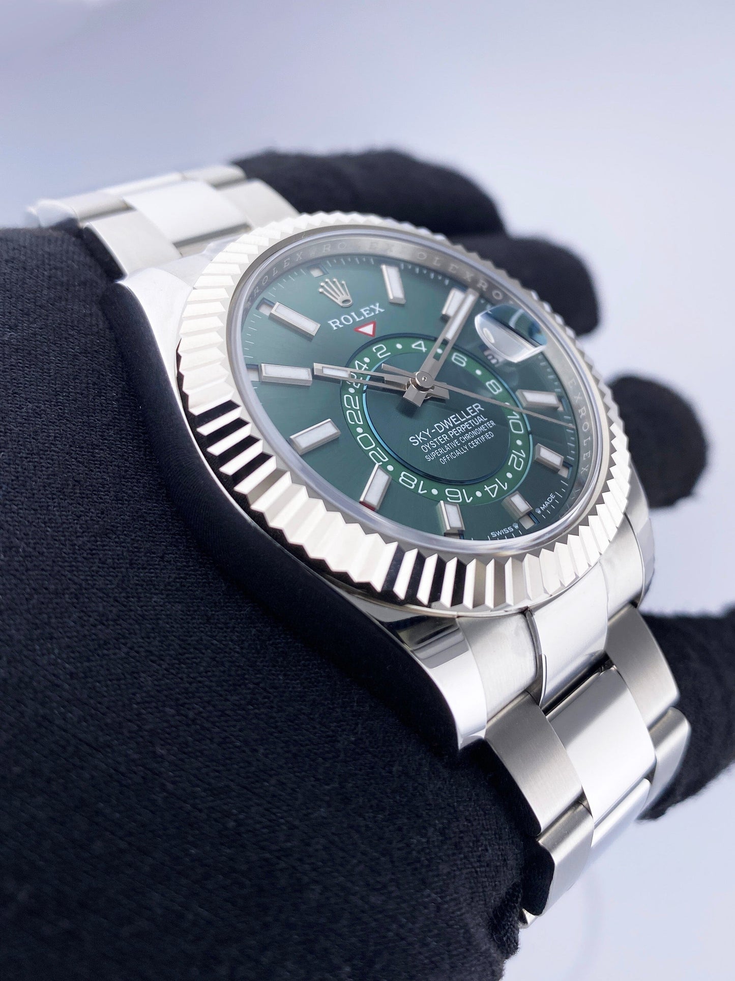 Rolex Sky-Dweller 336934 Green Dial Mens Watch Box Papers - Watches