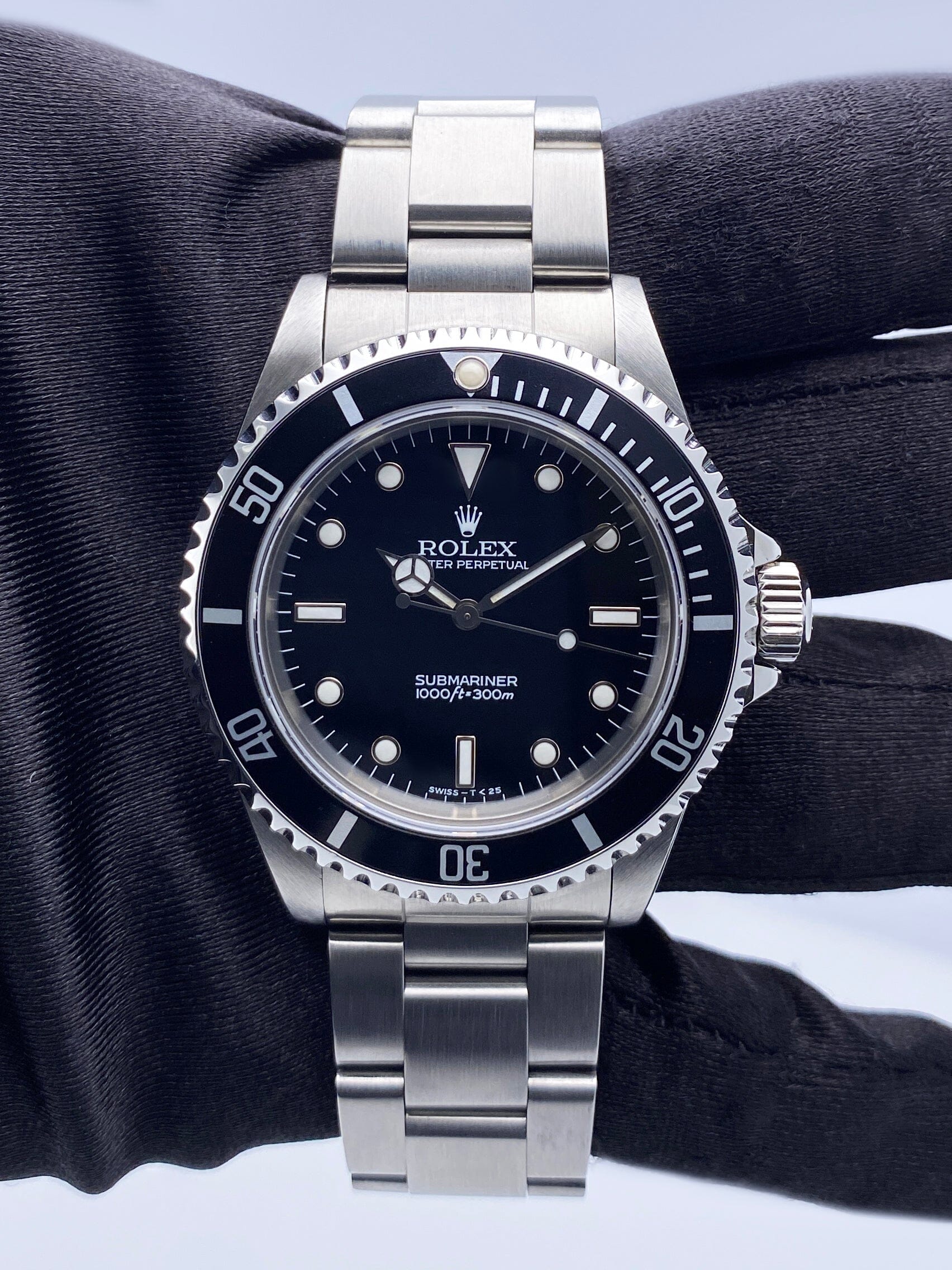 Rolex Submariner 14060 No Date Mens Watch Box Papers