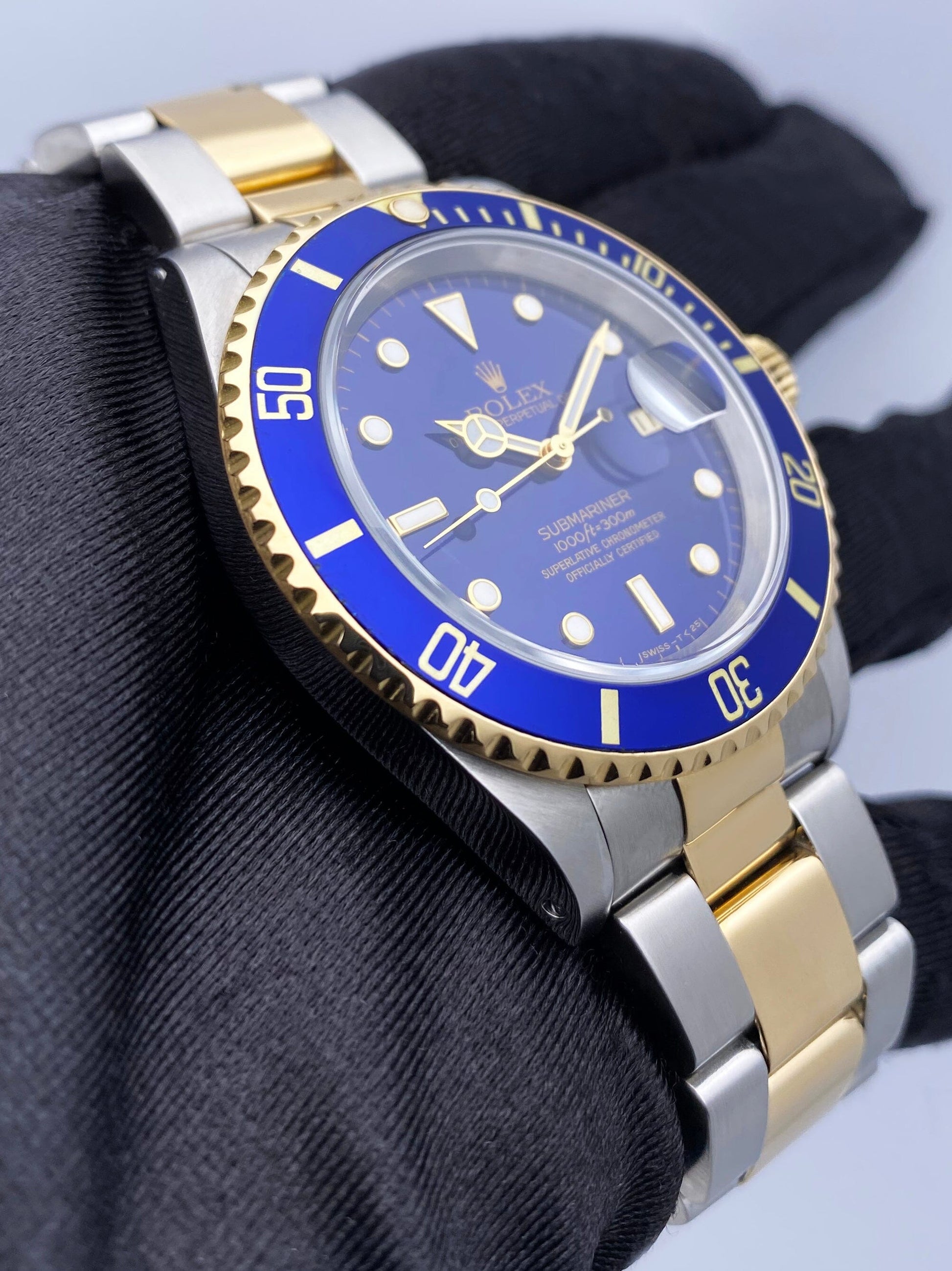 R12132107X_4.jpg