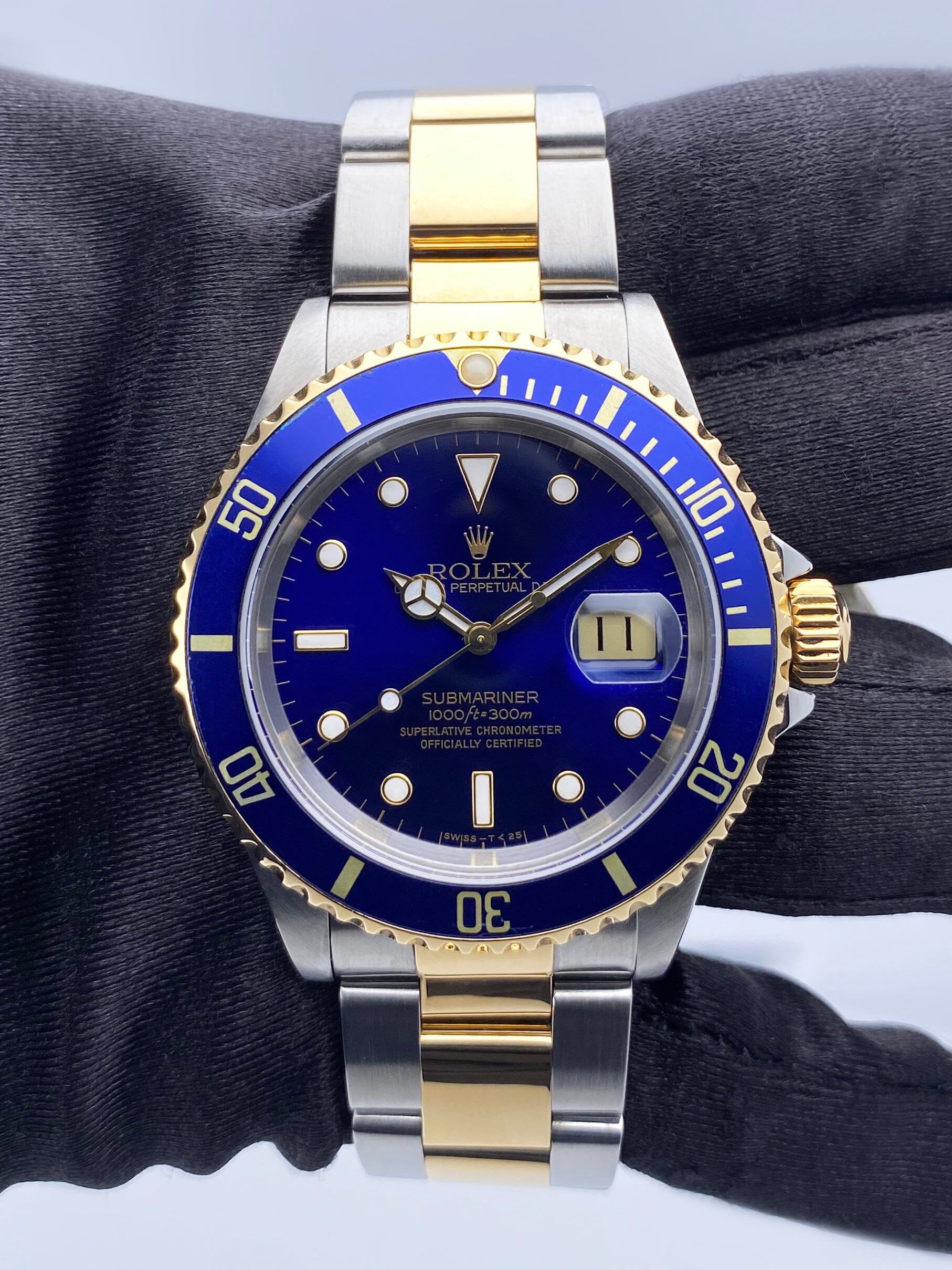 R12132107X_3.jpg