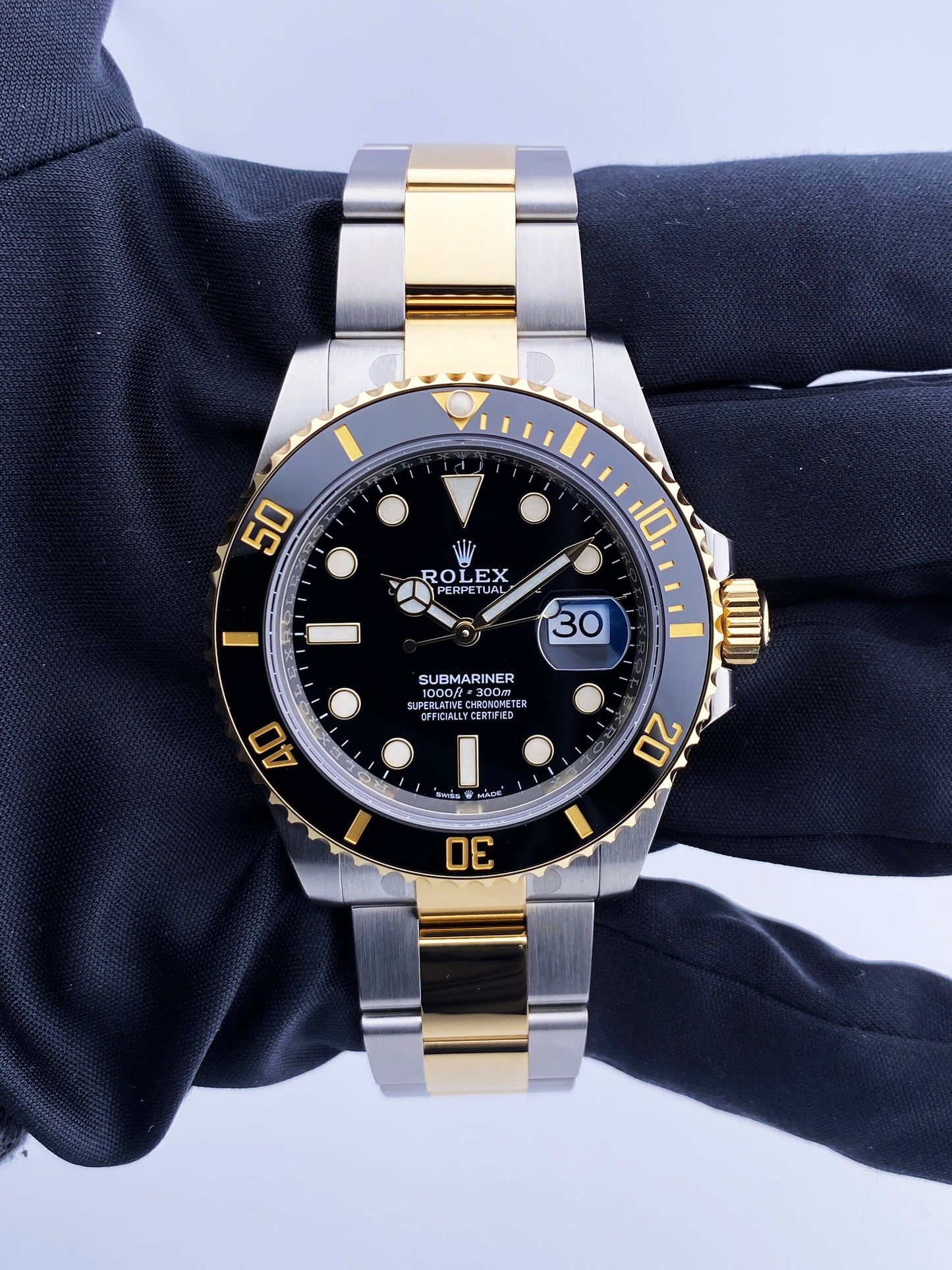 R05032201X_Submariner 126613LN_3.jpg