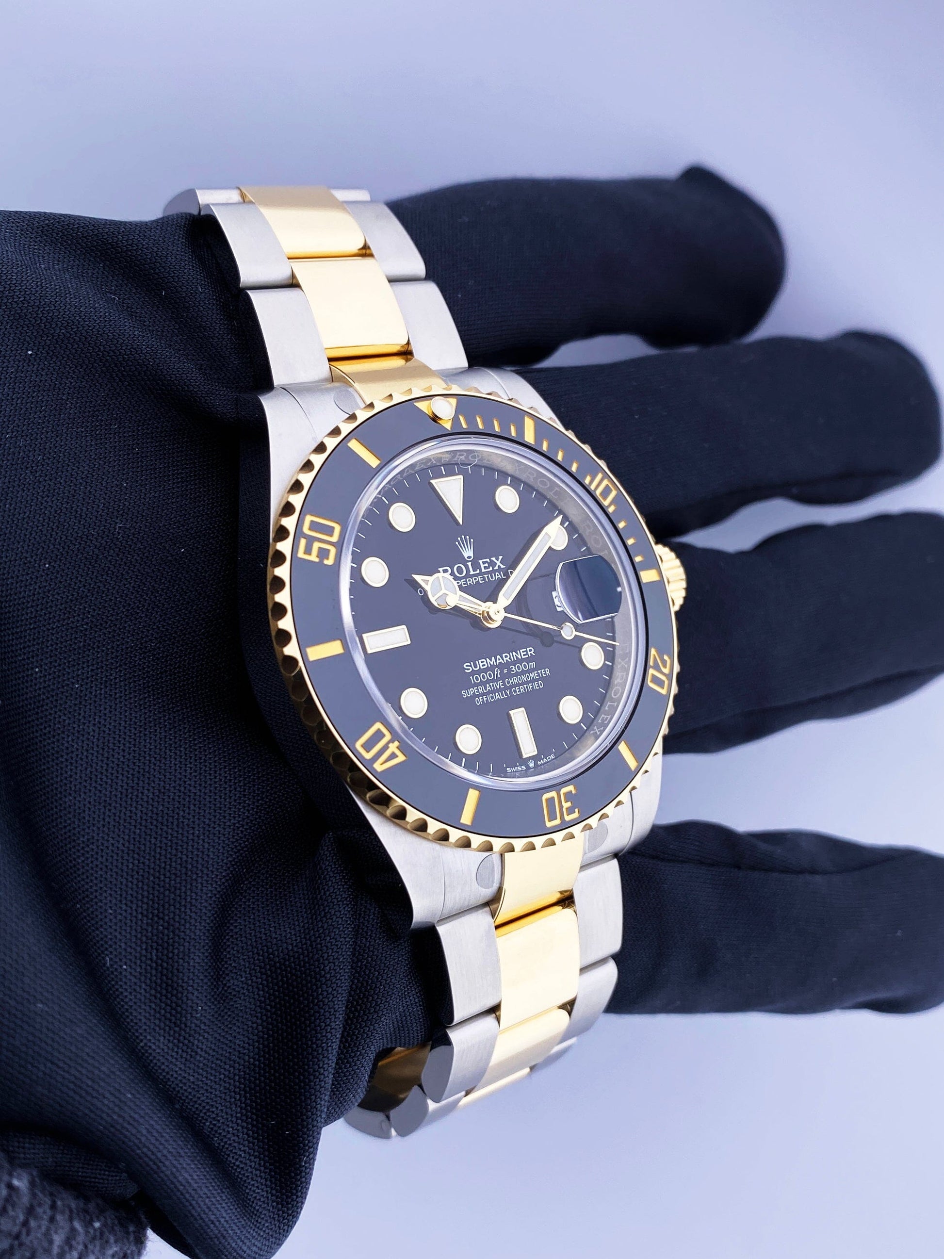 R05032201X_Submariner 126613LN_4.jpg
