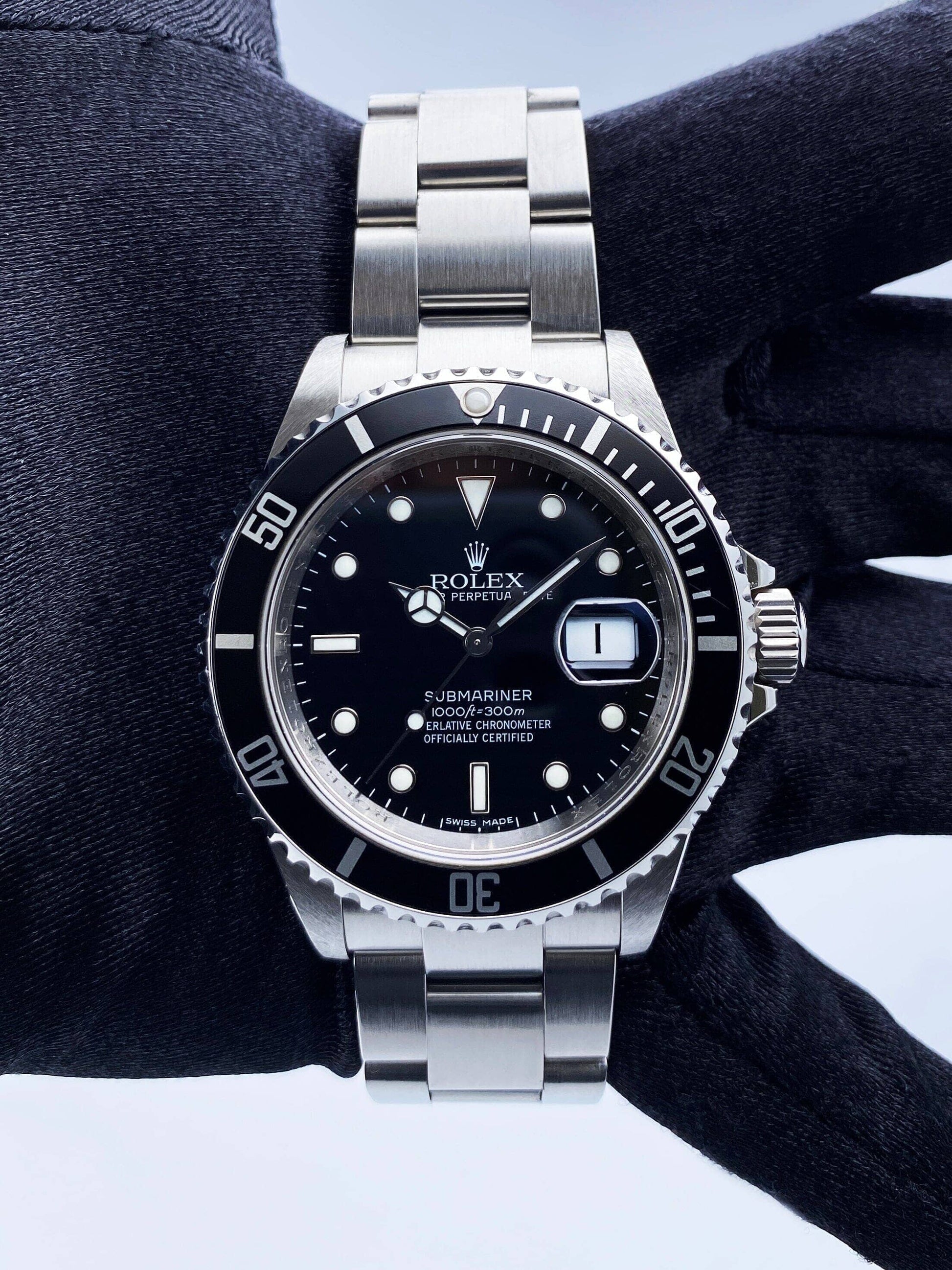 Rolex Submariner Date 16610 Engraved Rehaut Mens Watch Box Papers - Virtual
