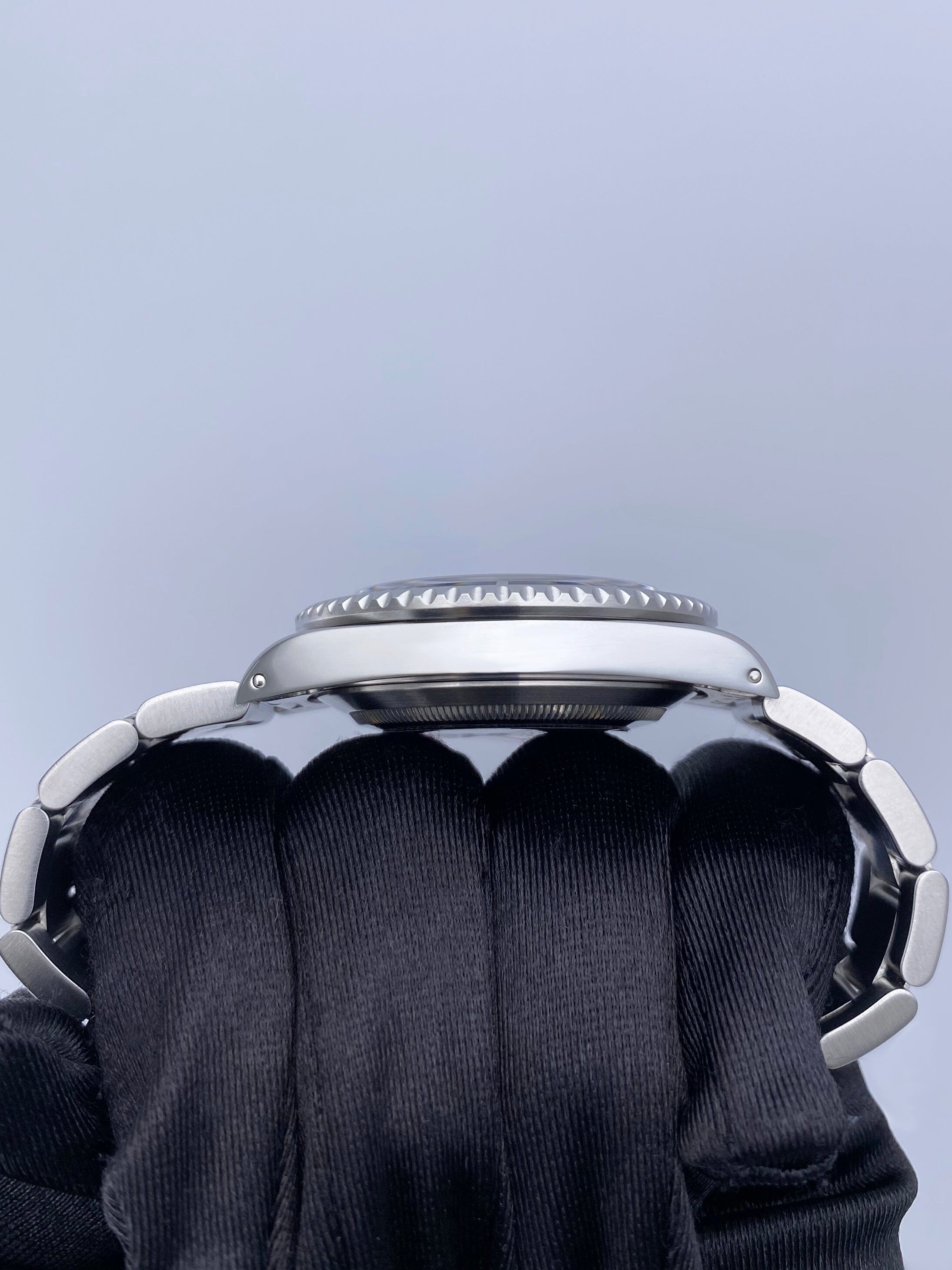 Rolex Submariner Date 16610 Mens Watch Box Papers – Phigora