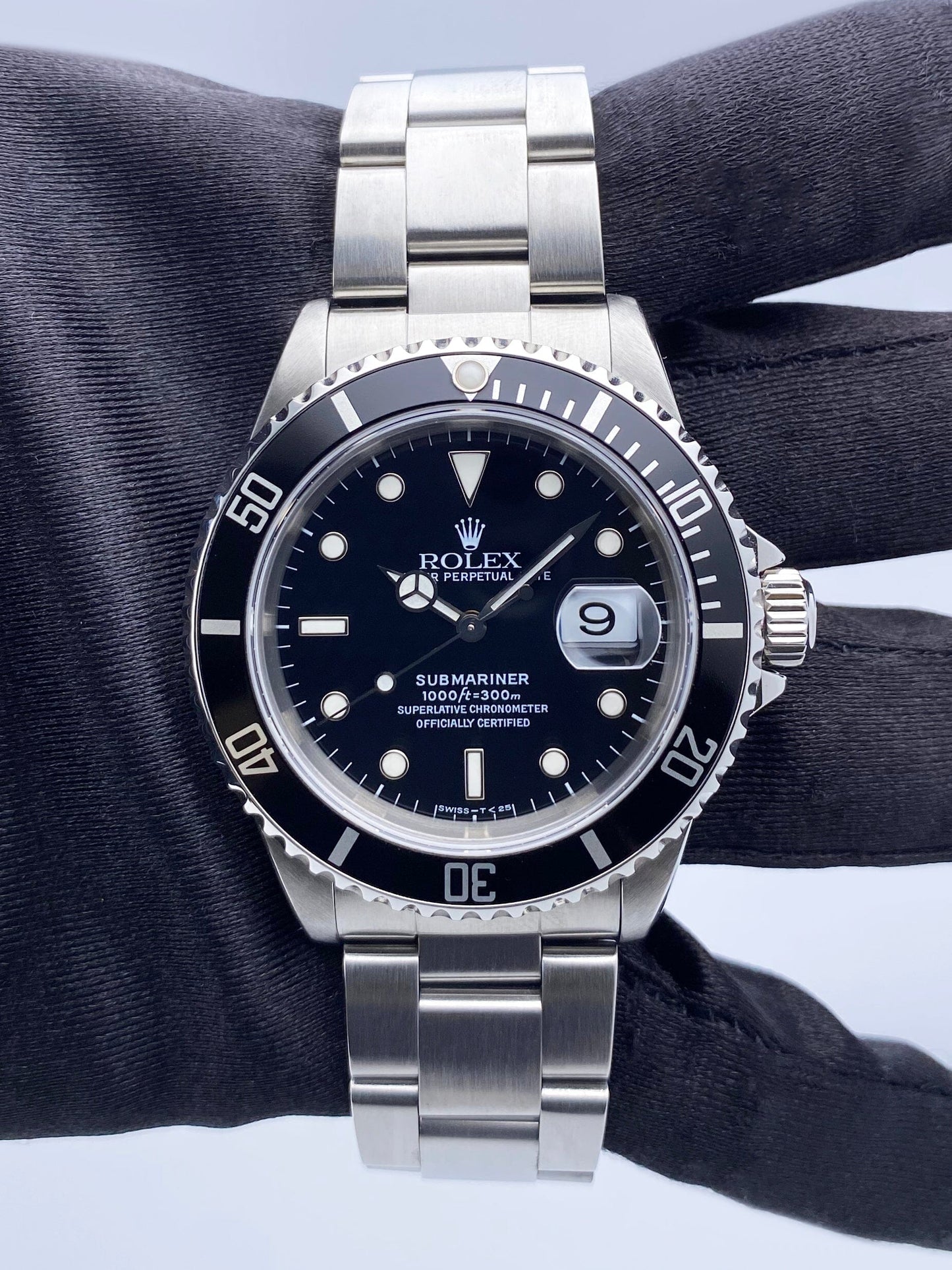 R08222201X_Submariner Date 16610_25_1998_2.jpg