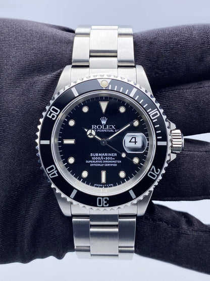 Rolex Submariner Date 16610 Mens Watch Box Papers