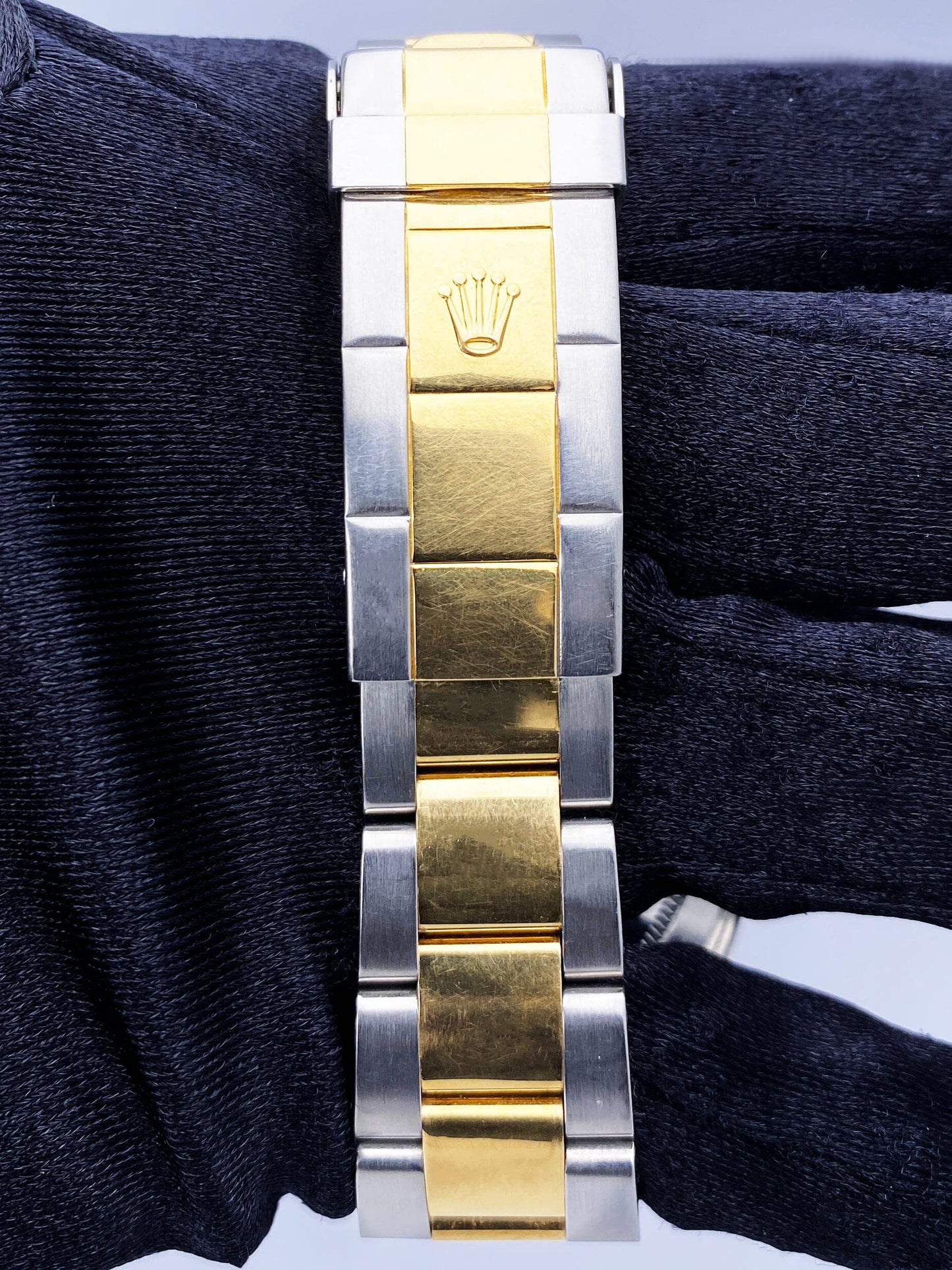 R10072210X_7 copy.jpg