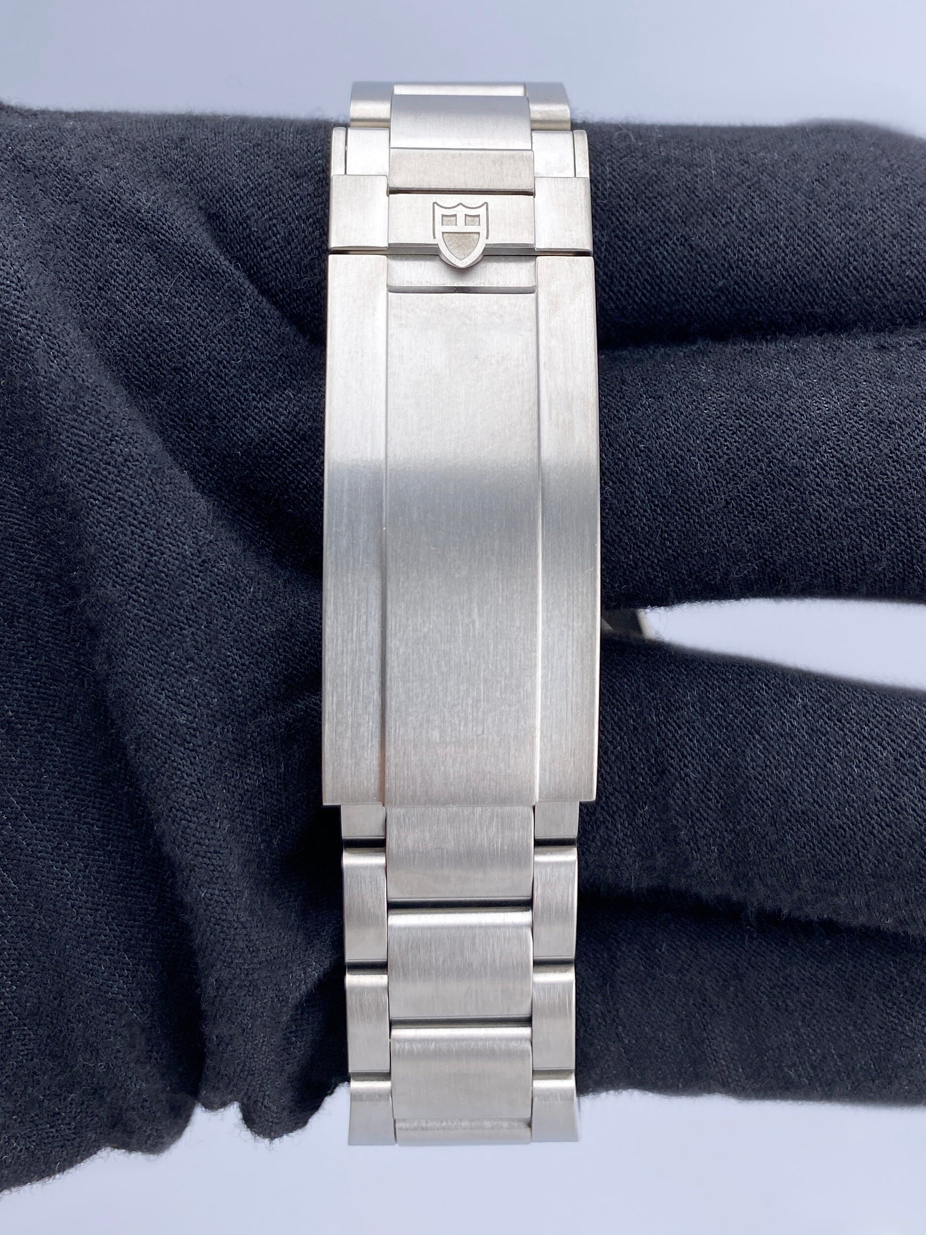 TM25407NBKIB-1_8.jpg