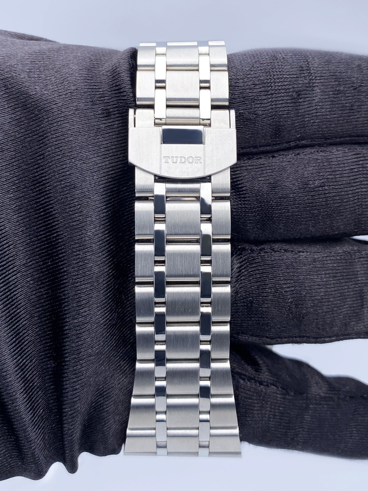 Tudor Royal 28600 Blue Dial Mens Watch Box Papers - Watches