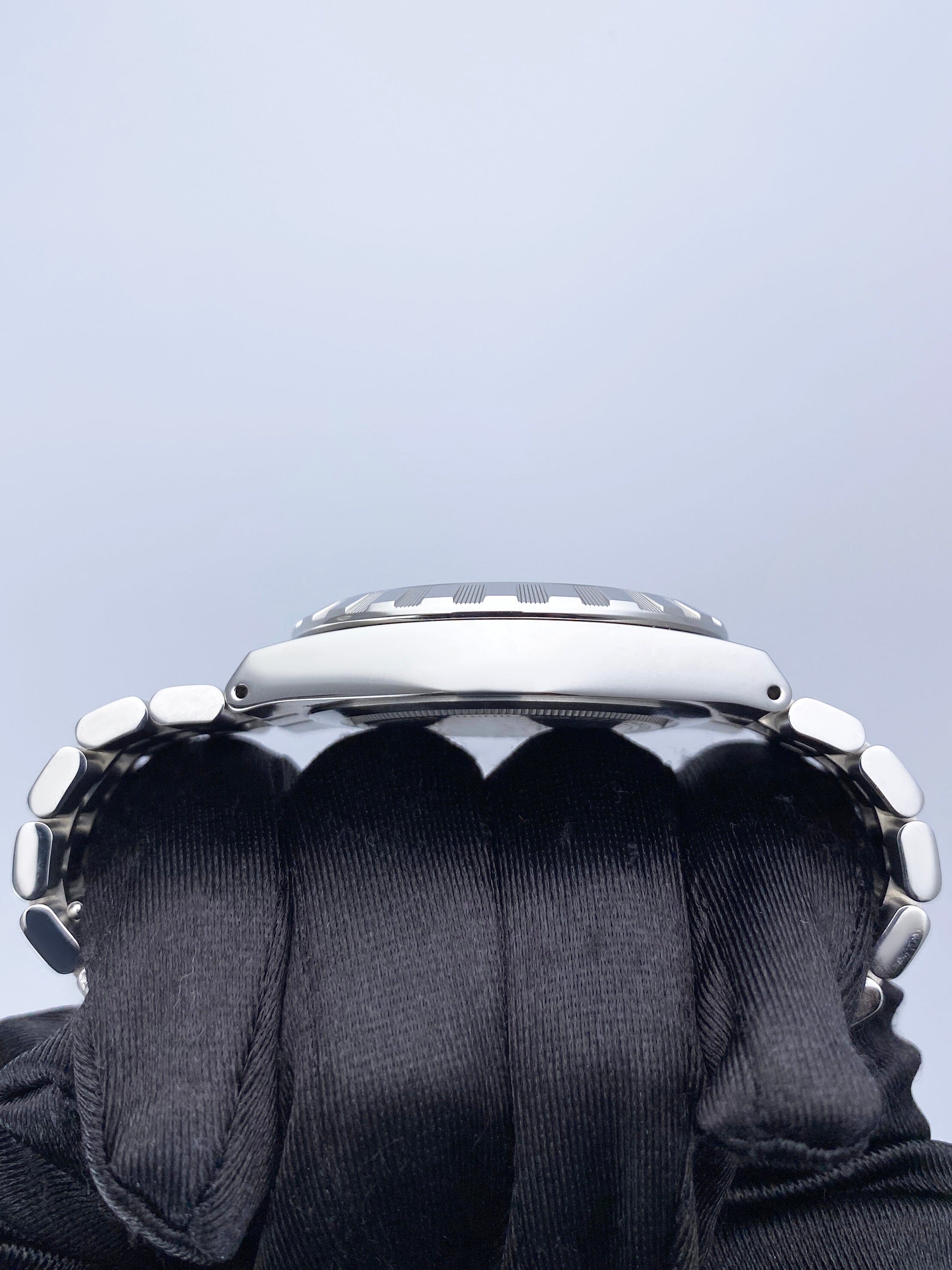 Tudor Royal 28600 Blue Dial Mens Watch Box Papers – Phigora