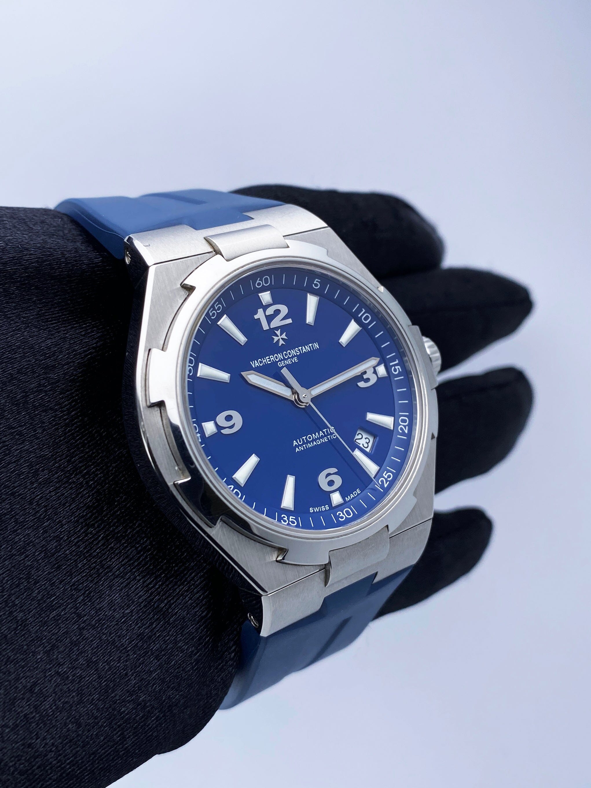 Vacheron Constantin Overseas 47040 Blue Dial Mens Watch With