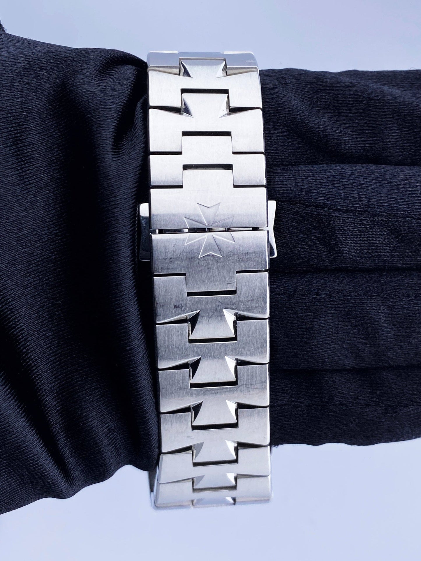 Vacheron Constantin Overseas 49150 Black Dial Mens Watch With Papers - Wristwatch