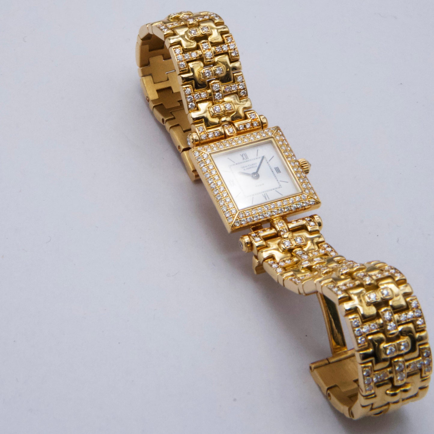 Van Cleef & Arpels Classical 018645 B2 005 KN1 White Dial Ladies Watch Papers Box - Watches
