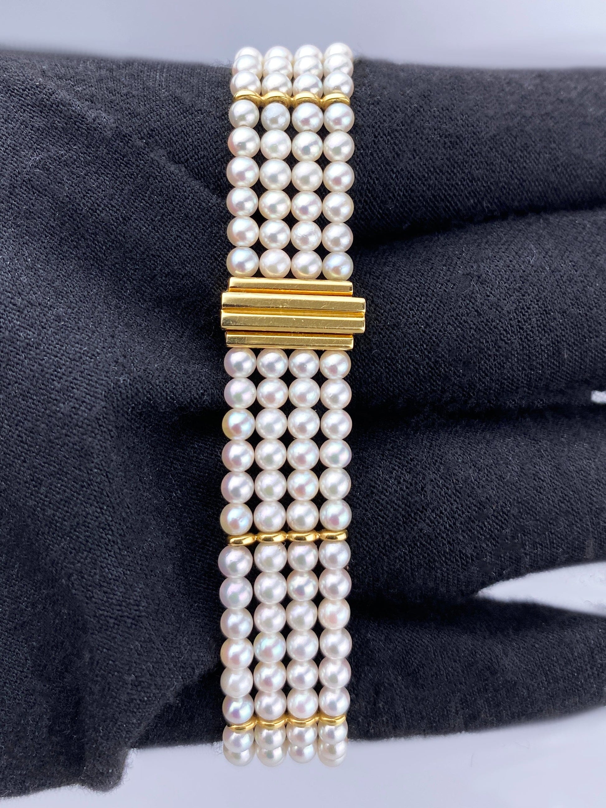 Van Cleef & Arpels La Collection Classic Paris 18901 B1 Diamond Ladies Watch - Watches