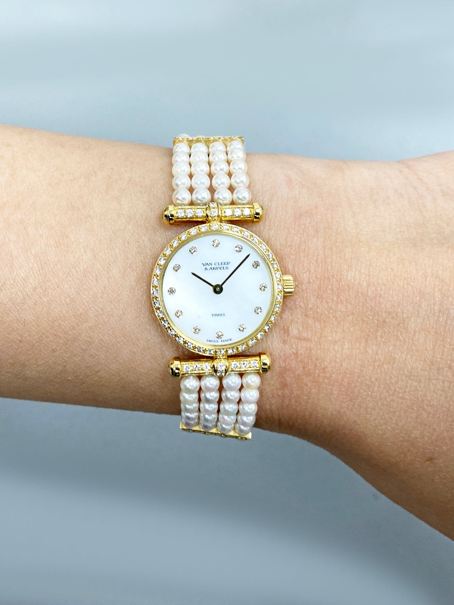 Van Cleef & Arpels La Collection Classic Paris 18901 B1 Diamond Ladies Watch - Watches
