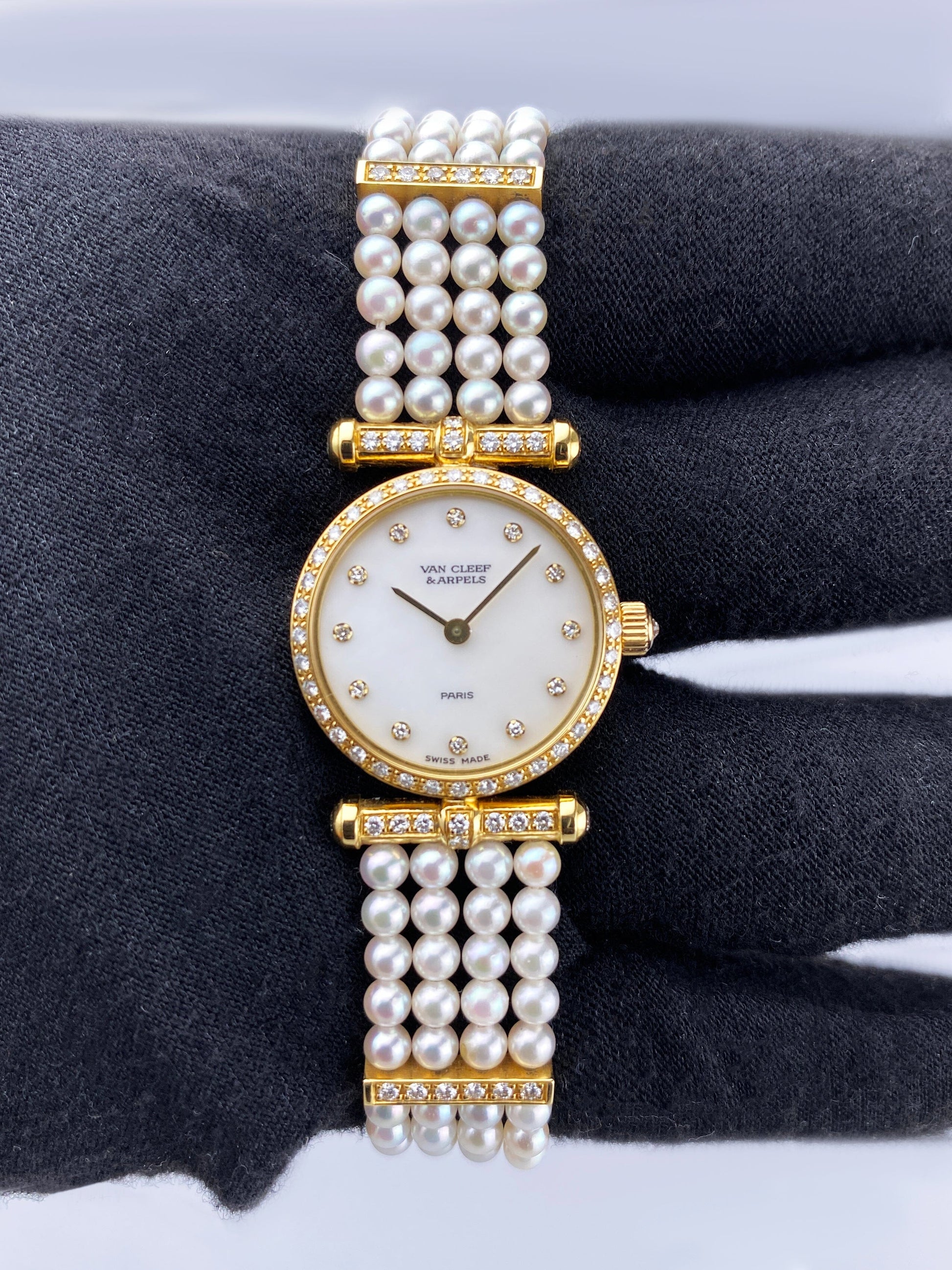 Van Cleef & Arpels La Collection Classic Paris 18901 B1 Diamond Ladies Watch - Watches