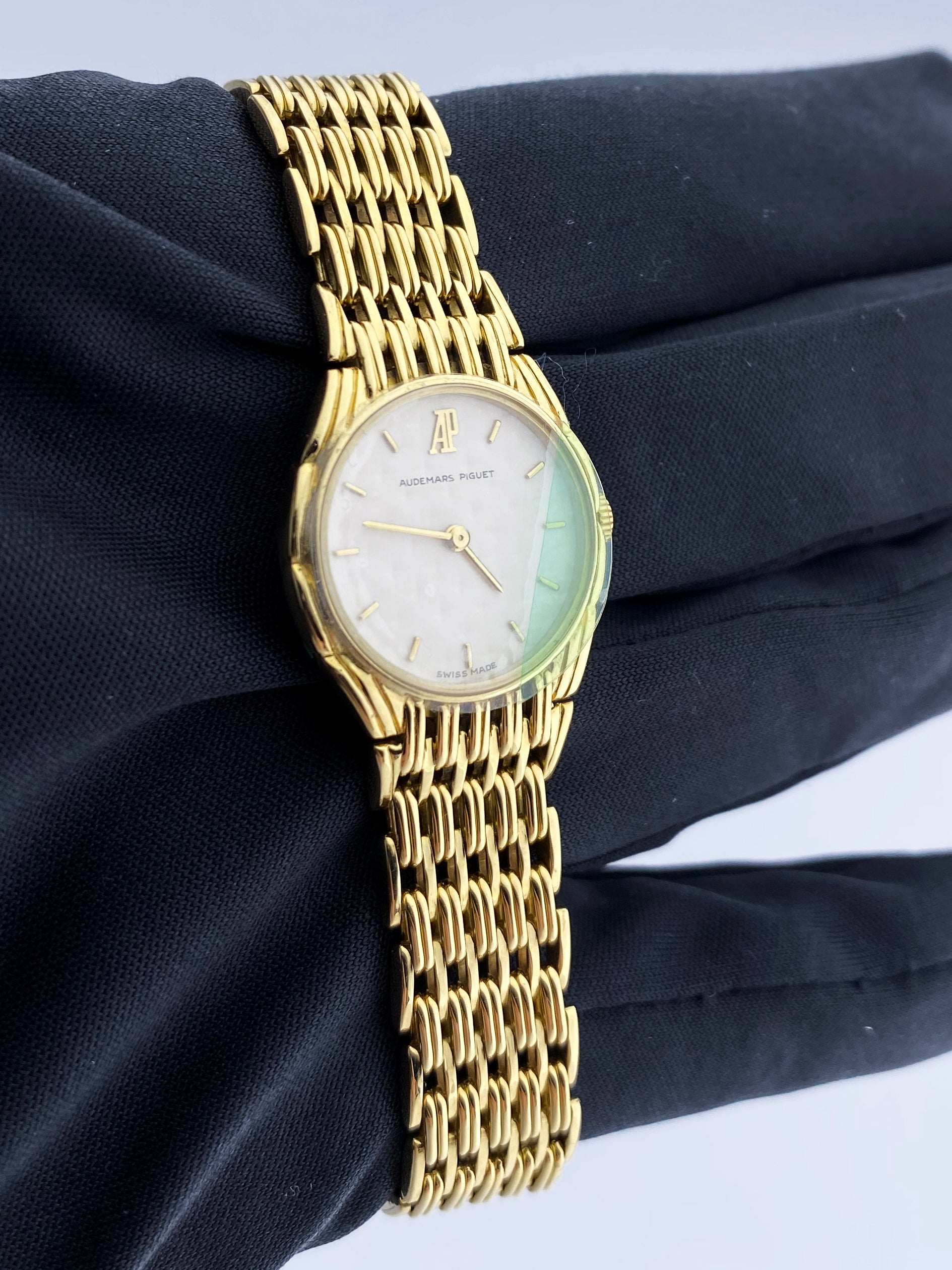 Audemars Piguet 18K Yellow Gold Ladies Watch Service Card - Wristwatch