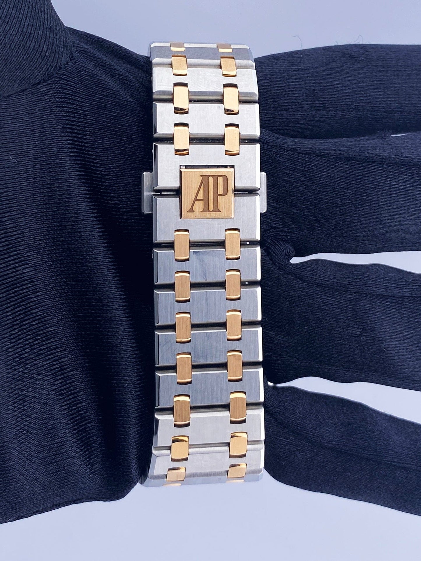 Audemars Piguet Royal Oak 15400SR White Dial Mens Watch Papers - Virtual