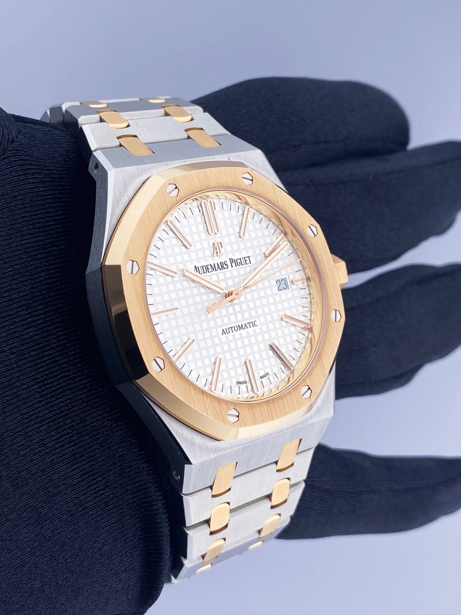 Audemars Piguet Royal Oak 15400SR White Dial Mens Watch Papers - Virtual