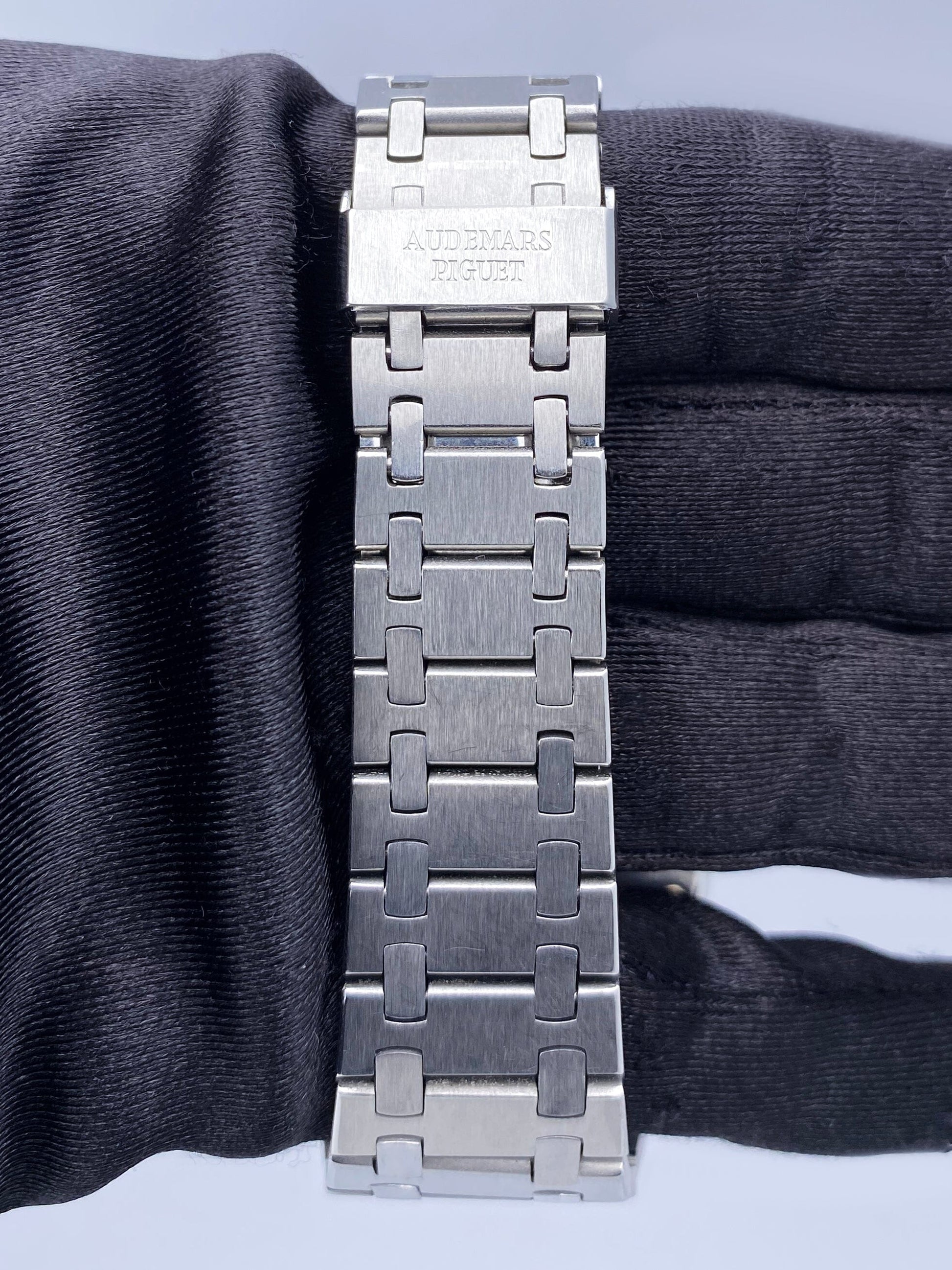 Audemars Piguet Royal Oak 5402ST Black Dial Mens Watch