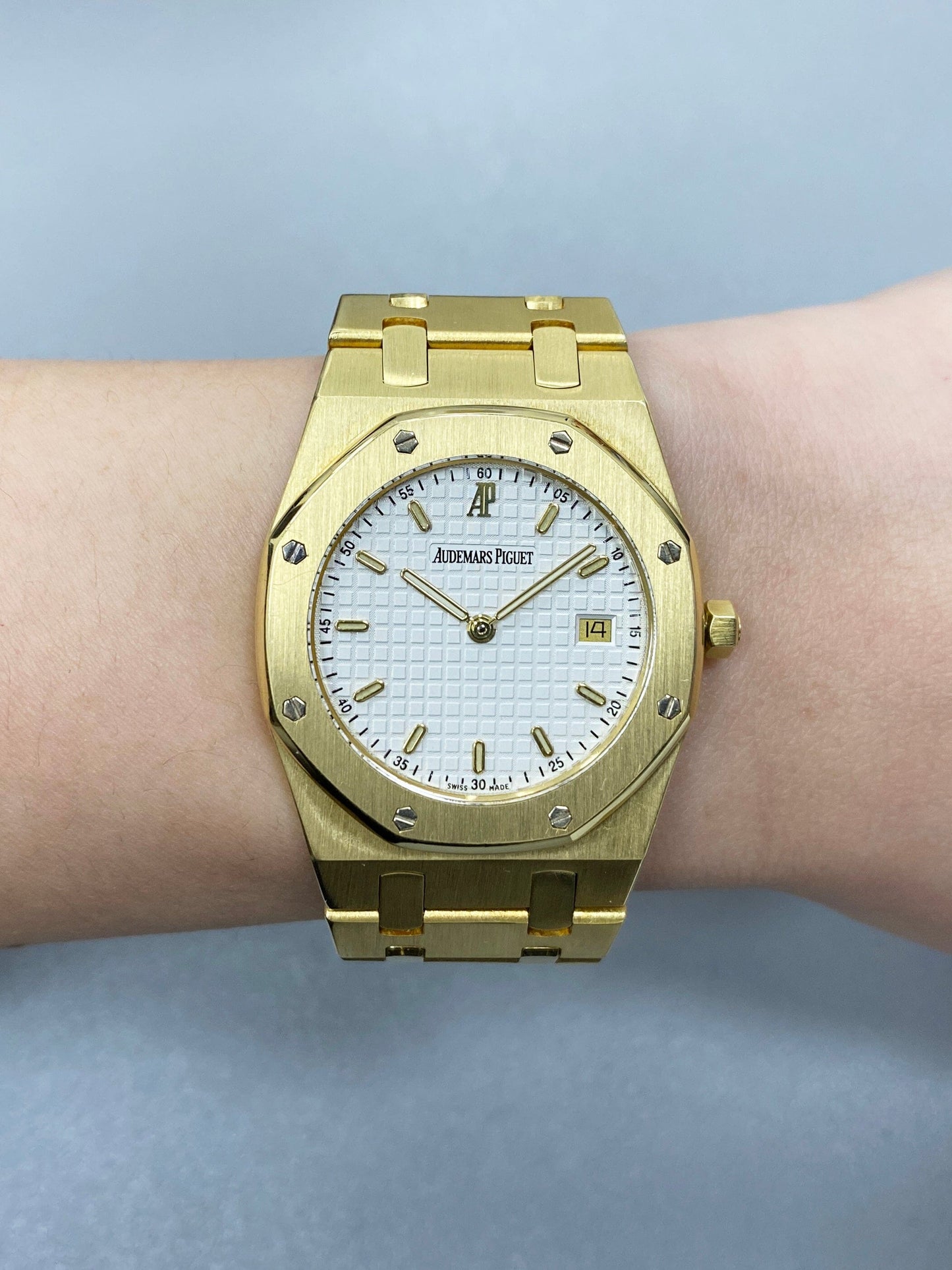 Audemars Piguet Royal Oak 56175BA White Dial 18K Yellow Gold Watch - Watches