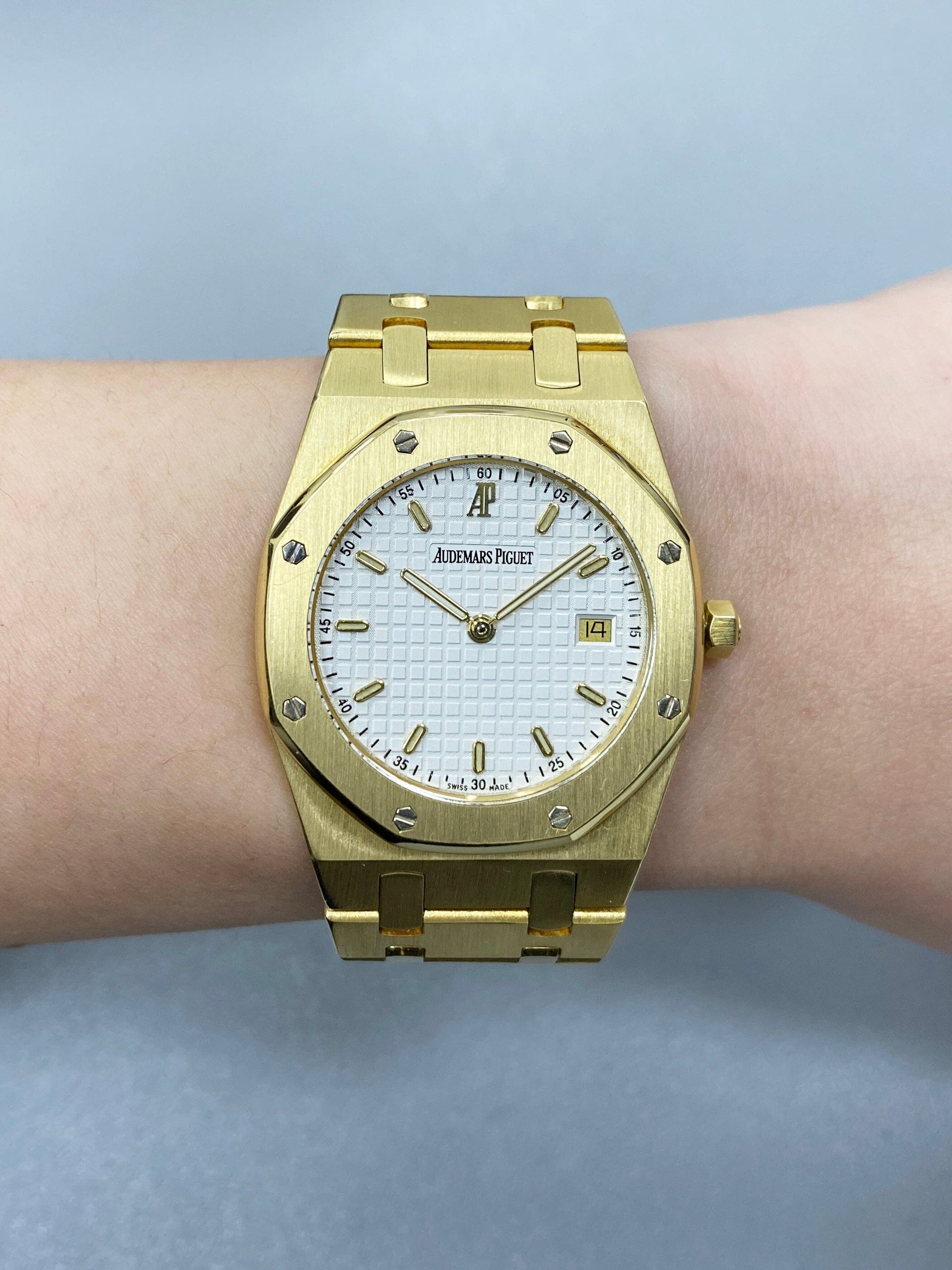 Audemars Piguet Royal Oak 56175BA White Dial 18K Yellow Gold Watch - Watches