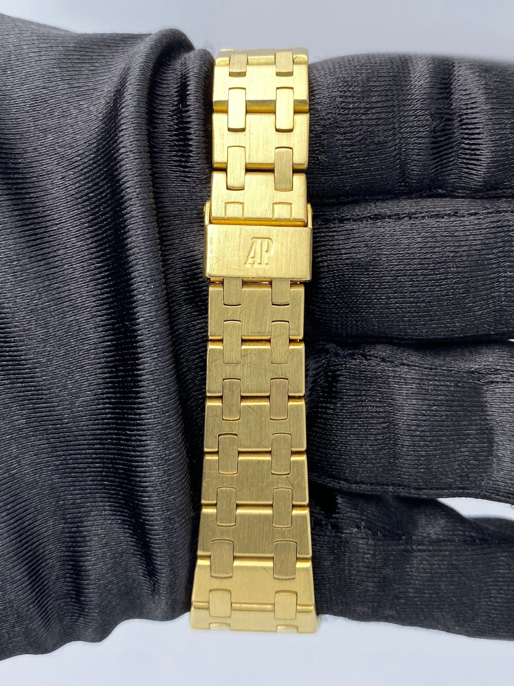 Audemars Piguet Royal Oak 6007BA 18K Yellow Gold Ladies Watch - Wristwatch