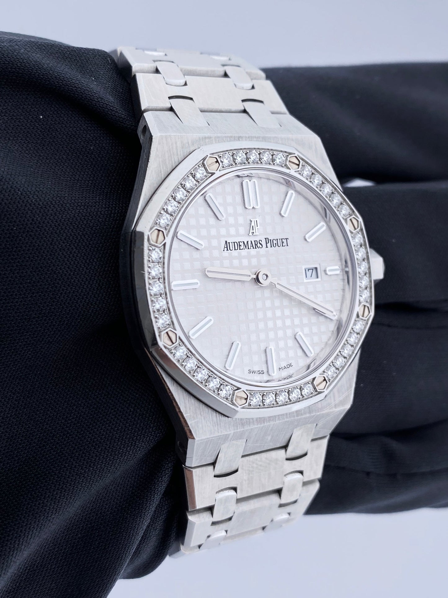 Audemars Piguet Royal Oak 67651ST Ladies Watch Box & Papers