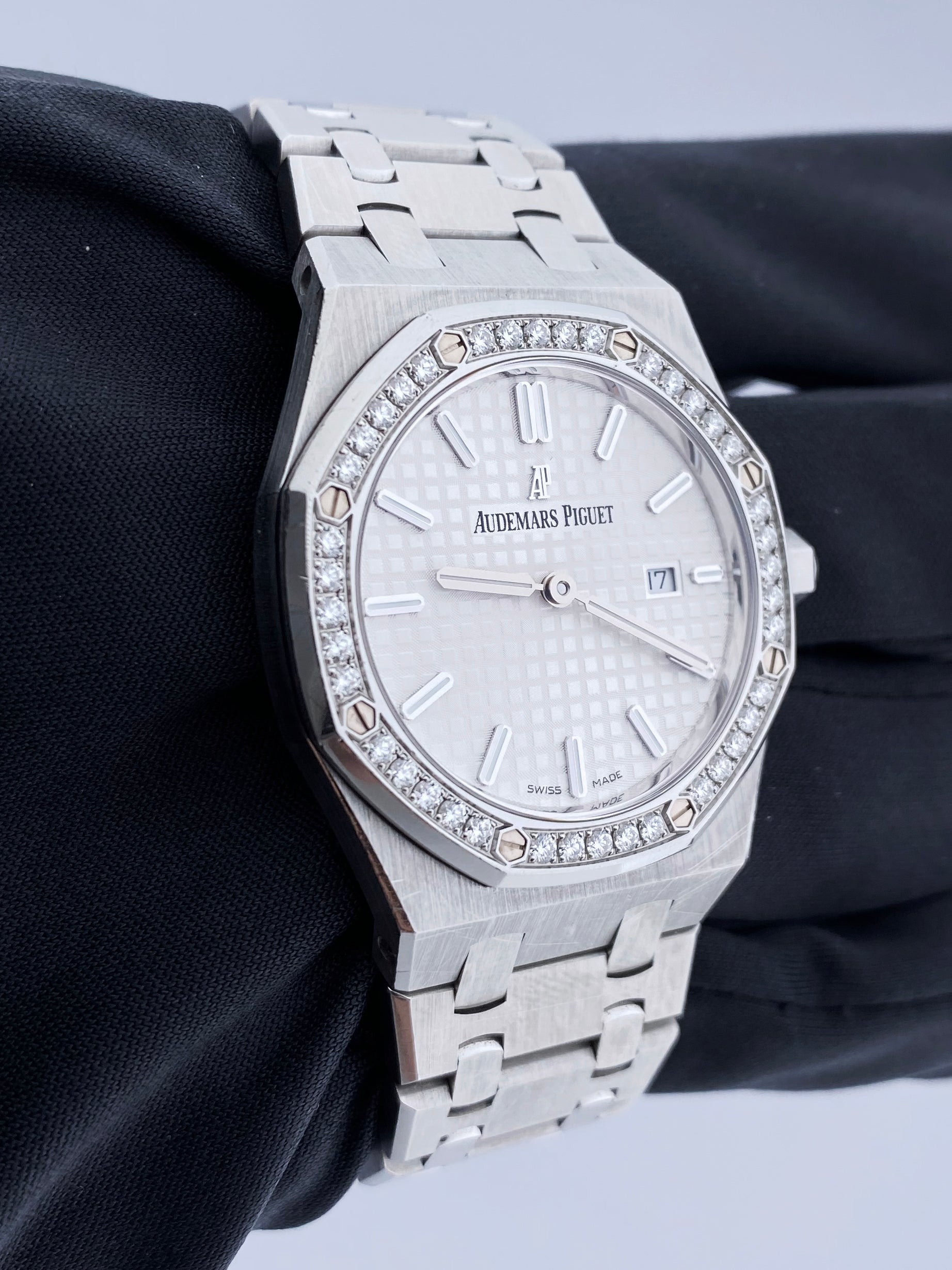 Audemars Piguet Royal Oak 67651ST Ladies Watch Box & Papers