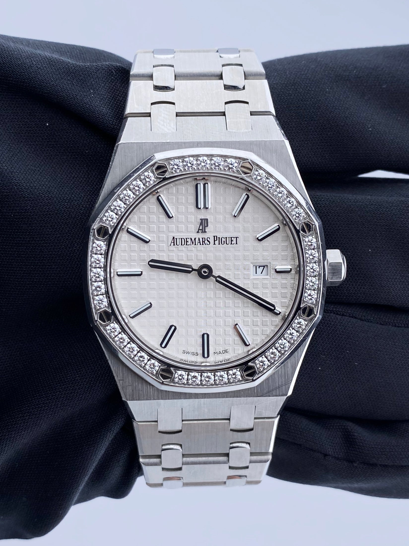 Audemars Piguet Royal Oak 67651ST Ladies Watch Box & Papers