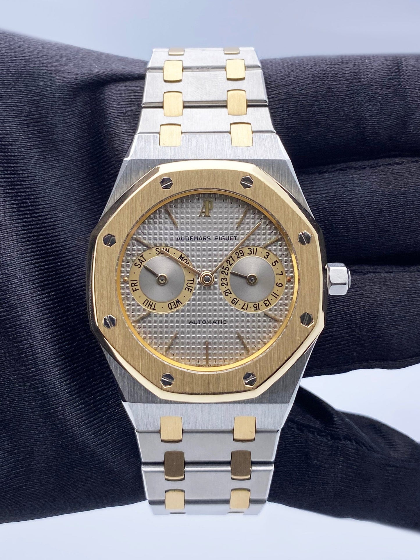 Audemars Piguet Royal Oak Day-Date 25572SA Mens Watch - Wristwatch