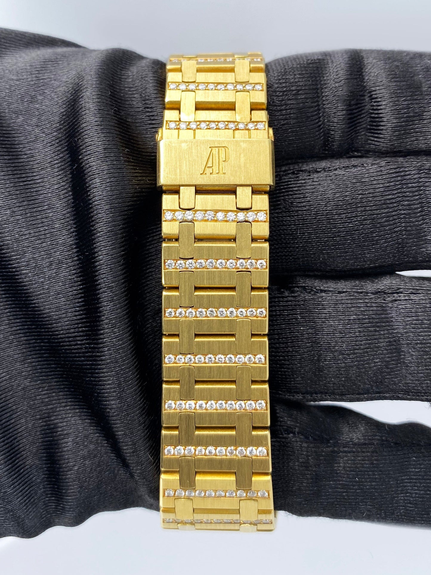 Audemars Piguet Royal Oak Diamond Champagne Dial 18K Yellow Gold Mens Watch - Watches
