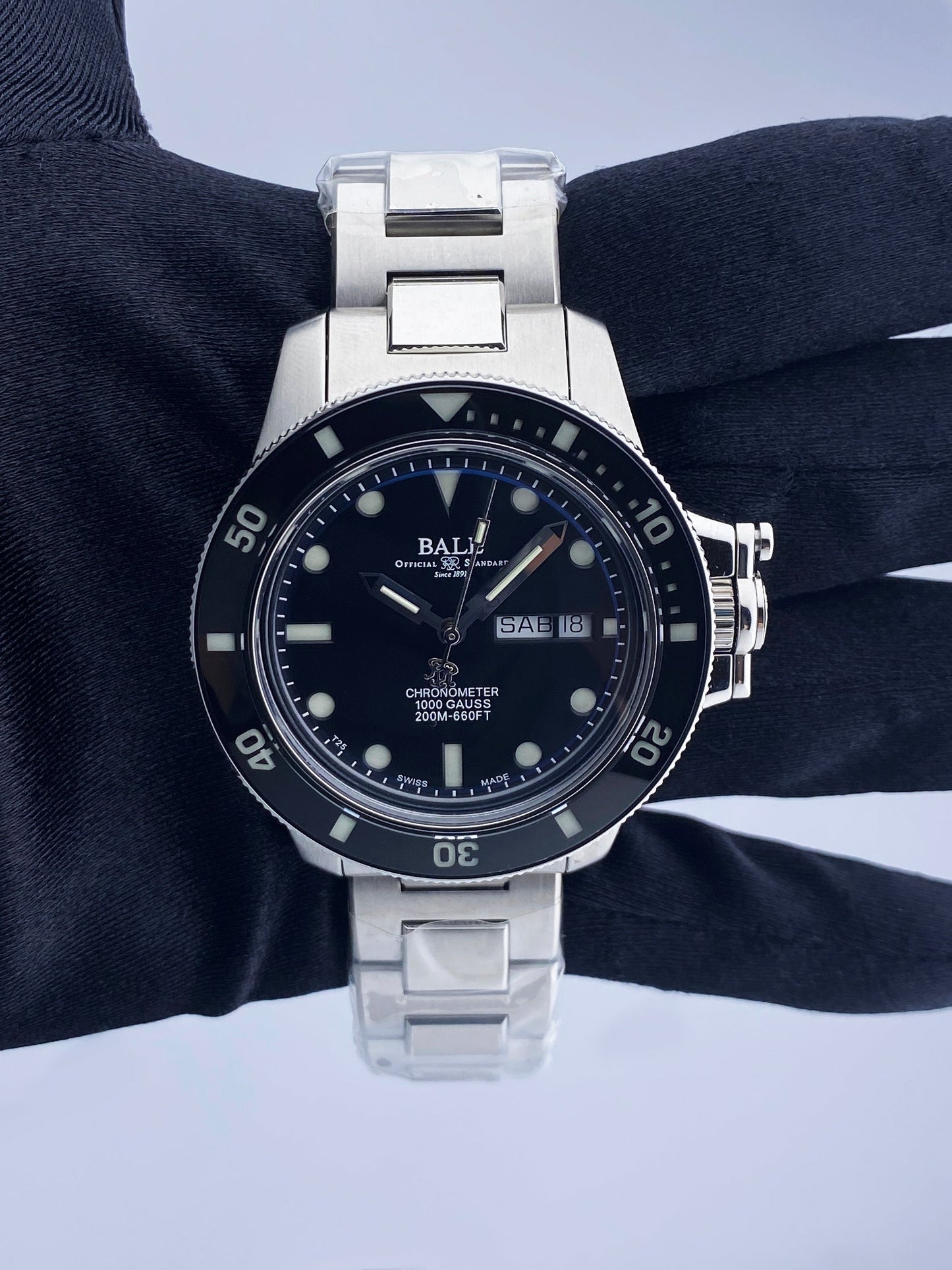 Brand New BALL Engineer Hydrocarbon Original 40mm Mens Watch Box Papers