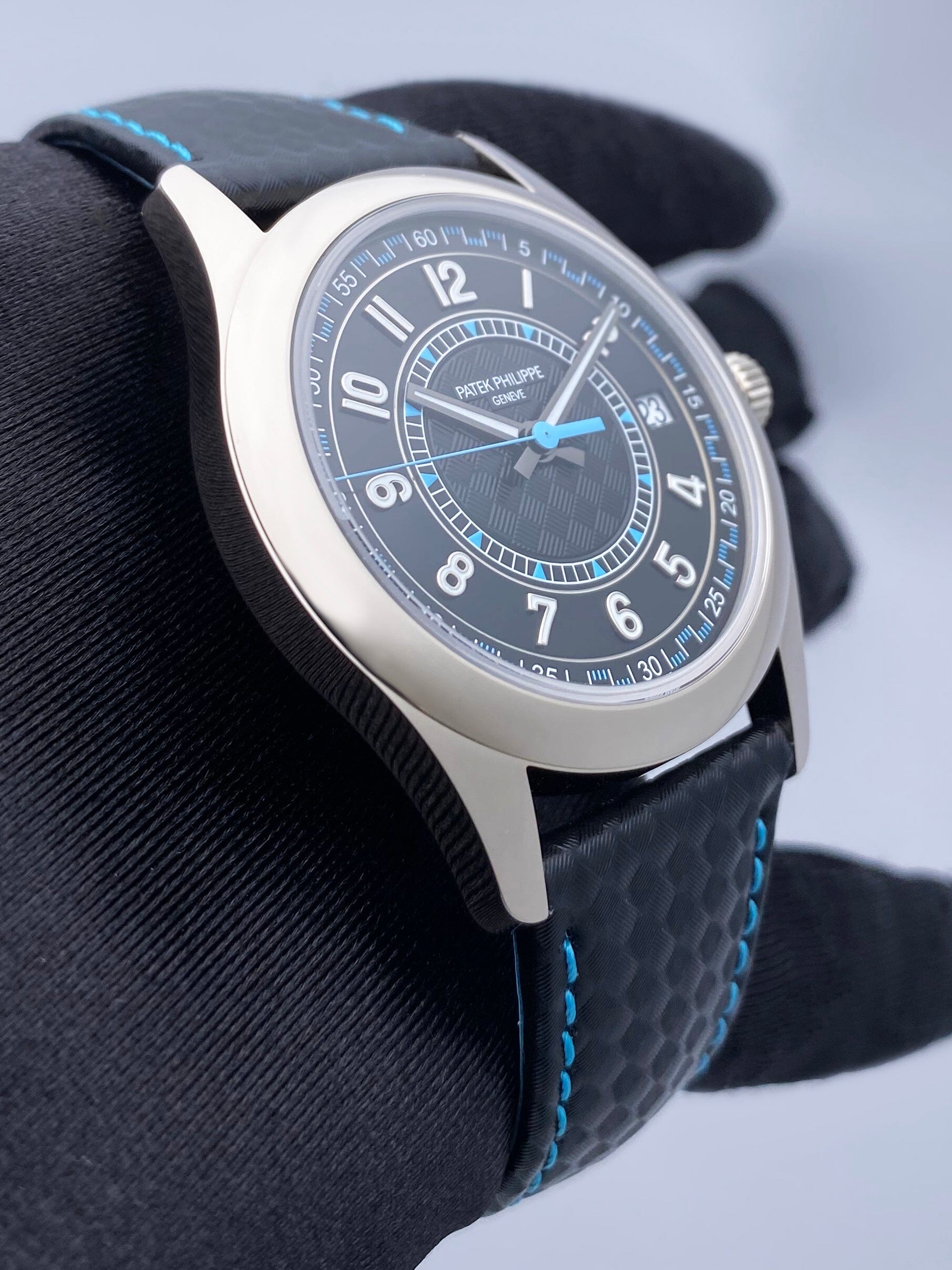 Patek Philippe Calatrava 6007G-011 Blue Mens Watch Box Papers - Watches