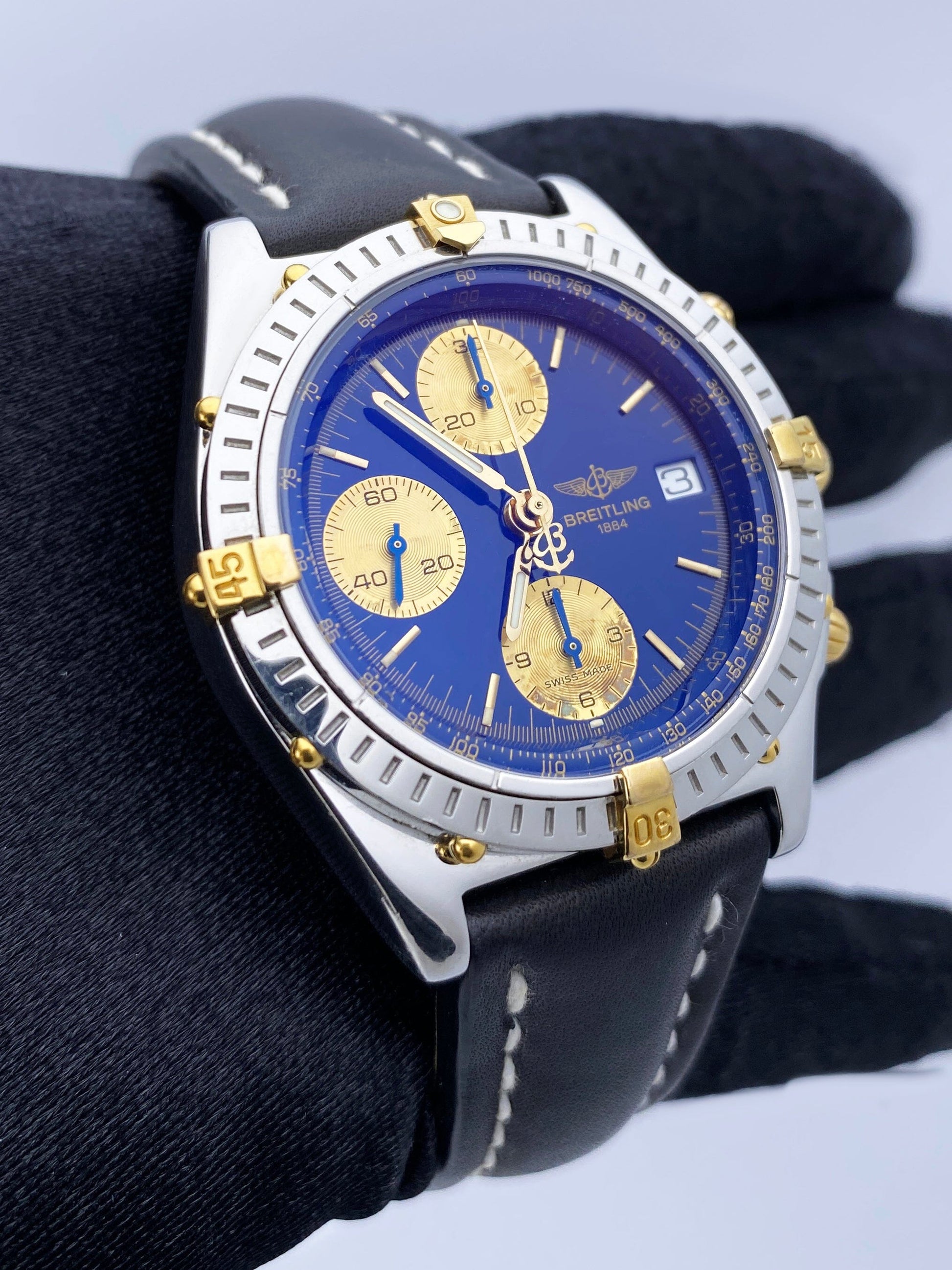 Breitling Chronomat B13050 Mens Watch