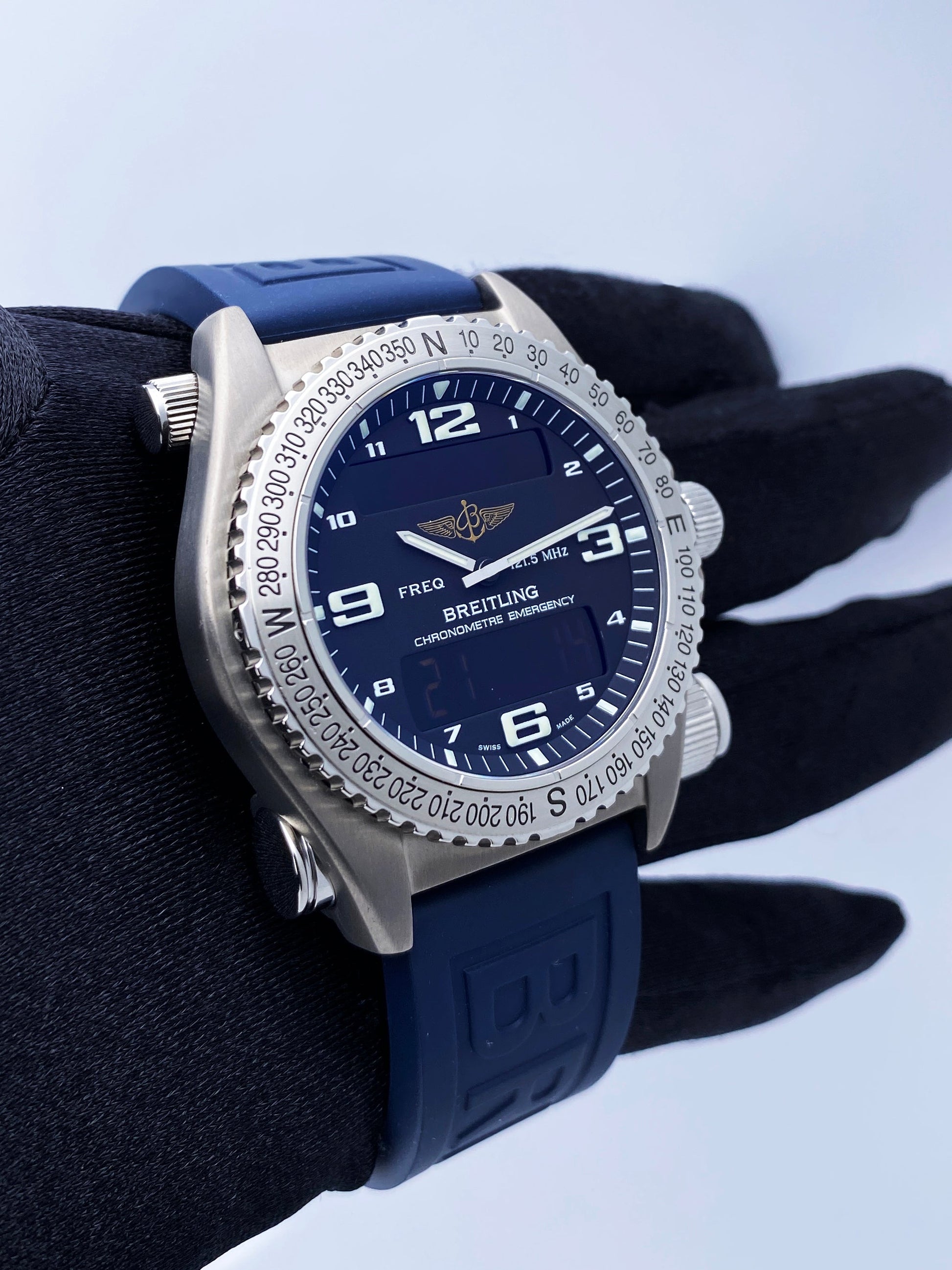 Breitling Emergency Superquartz E76321 Titanium Mens Watch – Phigora