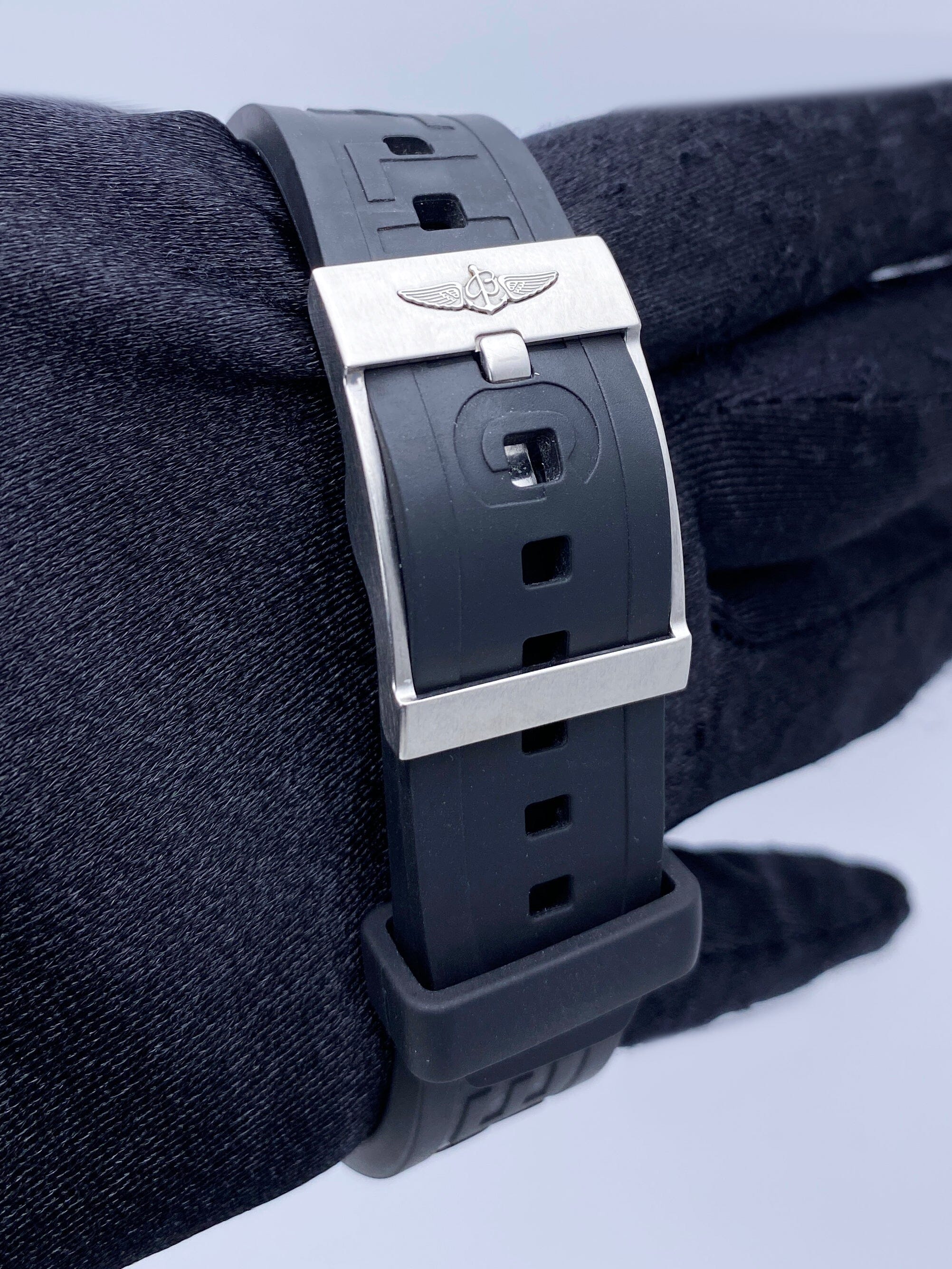 Breitling レザーケース ブラック Breitling Premier Automatic 40mm Day & Date Black Dial Black