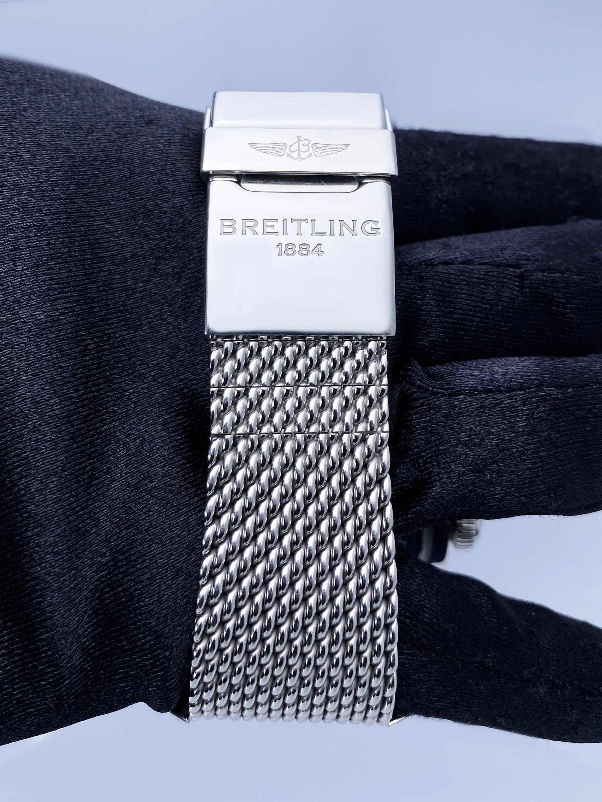 Breitling Superocean Heritage 46 A17320 White Dial Mens Watch Box Papers