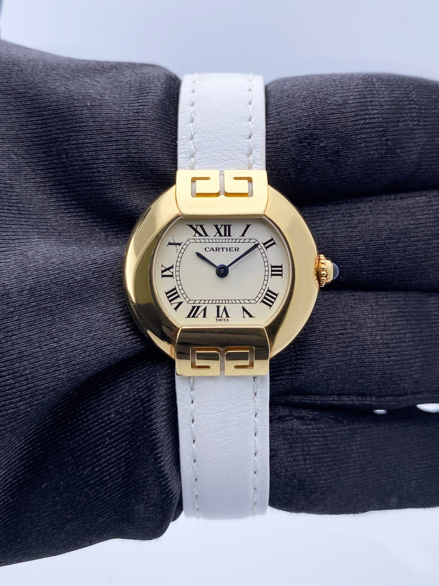Cartier Ellipse W1513656 Art Deco 18K Yellow Gold Ladies Watch - Watches